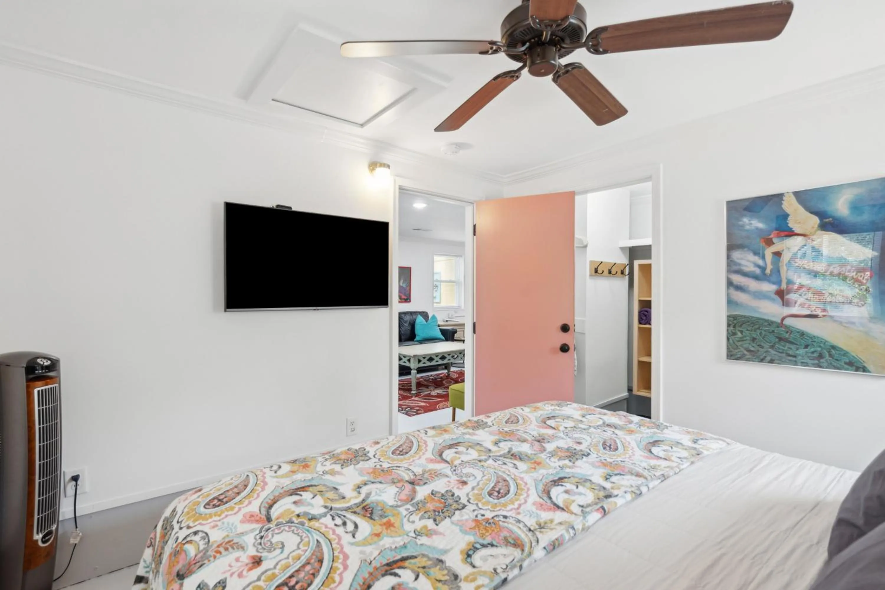Bed in Folly Vacation Laid Back Casual Beach Bungalow 209-B