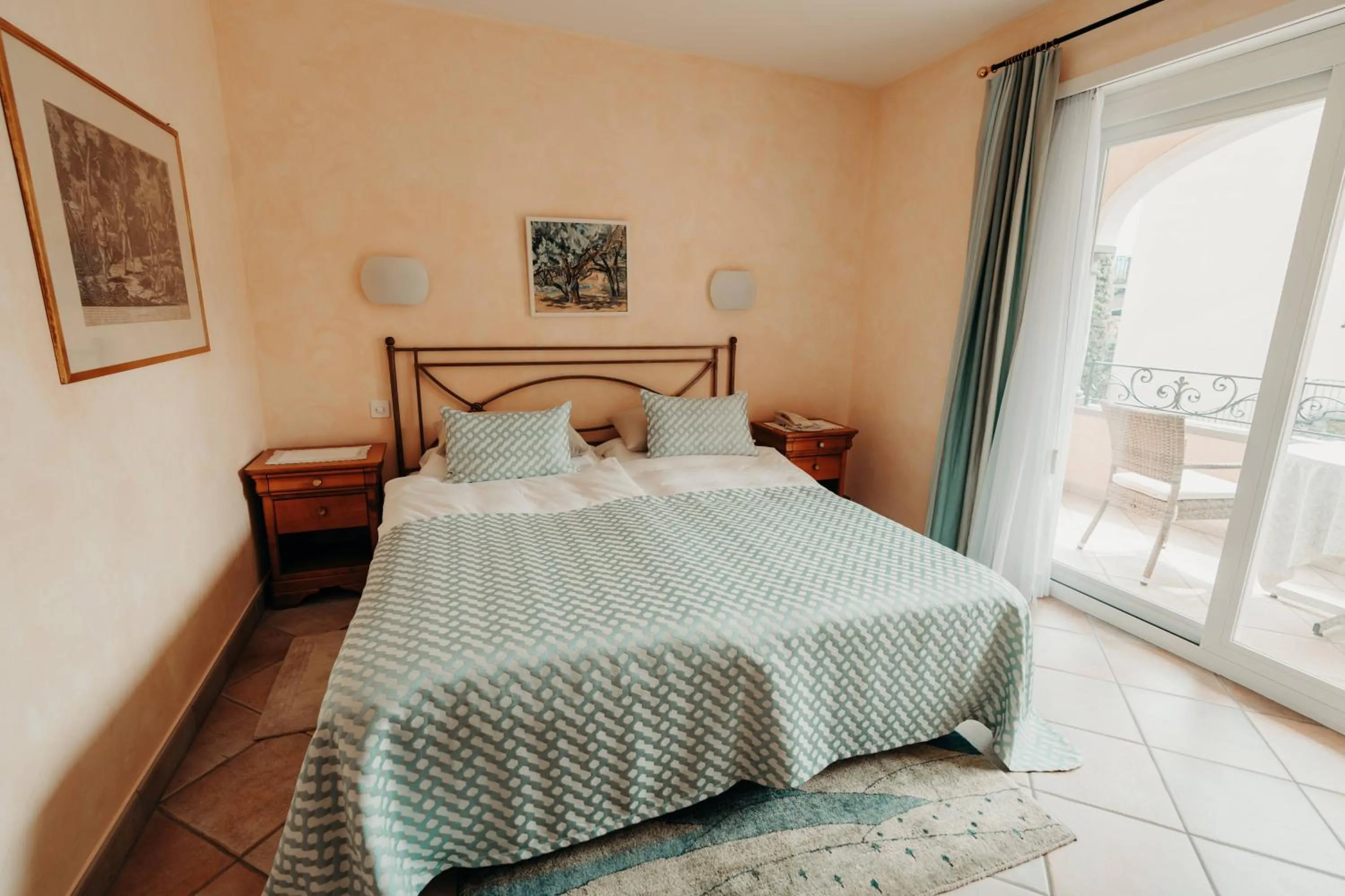 Bedroom, Bed in Romantik Hotel Castello Seeschloss