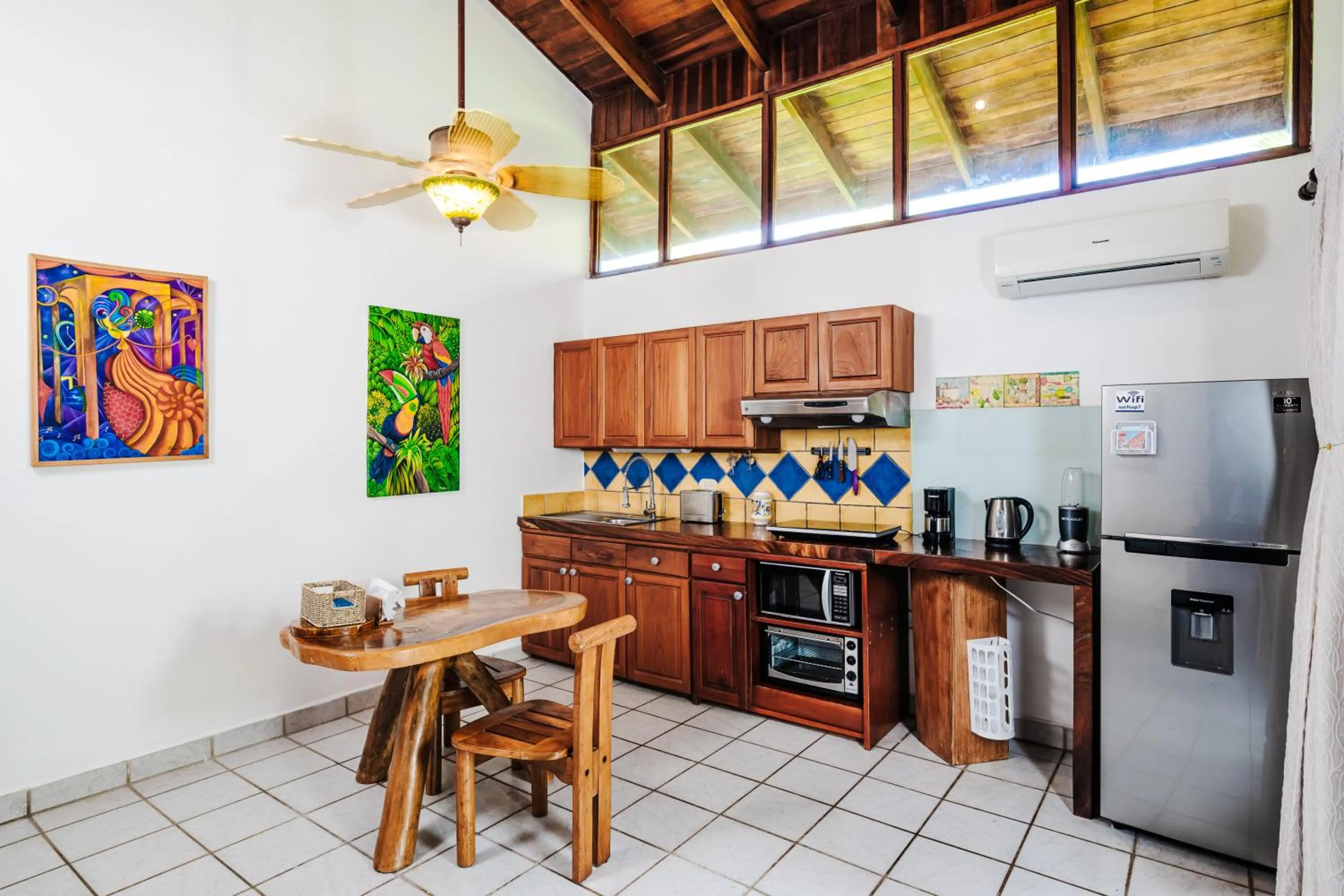 Kitchen or kitchenette in Casa Sueca Hotel - At the Beach