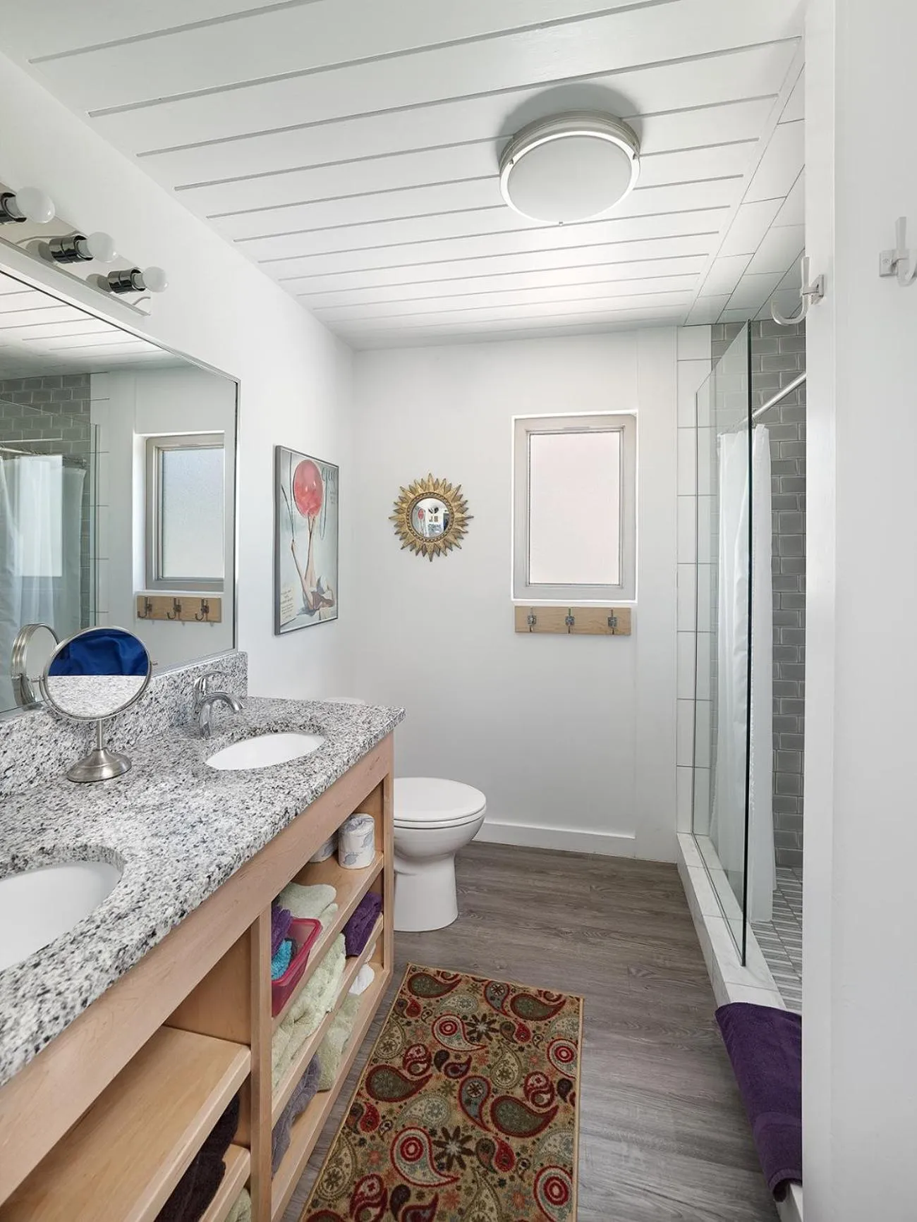 Shower, Bed in Folly Vacation Fantastic Vibe! Incredible Apt D