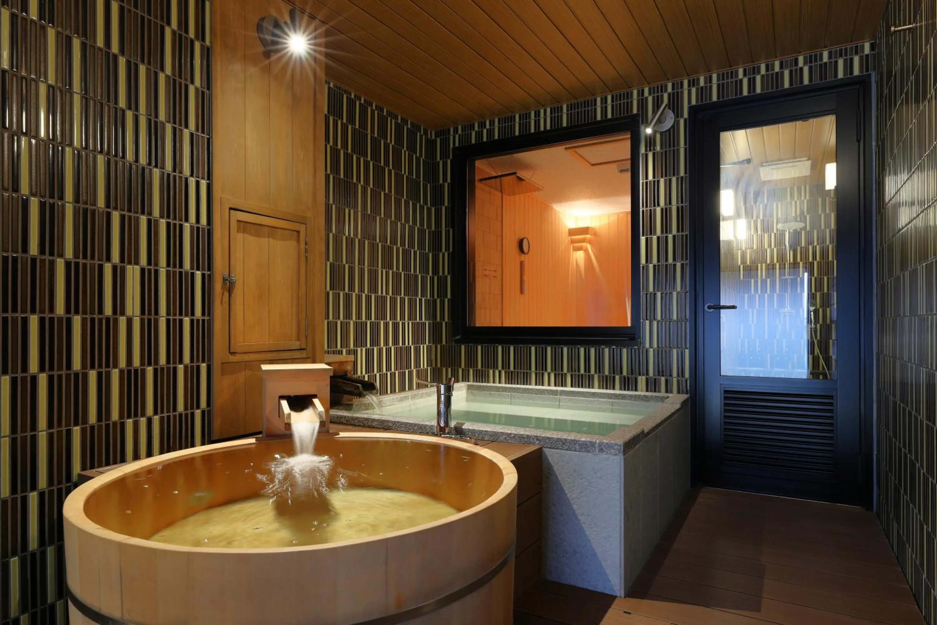 Hot Spring Bath in Yorokobinoyado Takamatsu