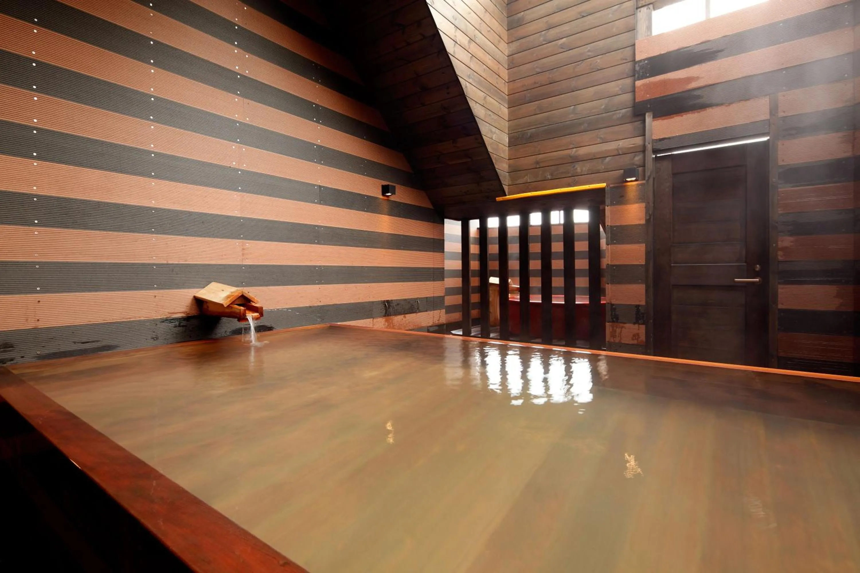 Hot Spring Bath in Yorokobinoyado Takamatsu