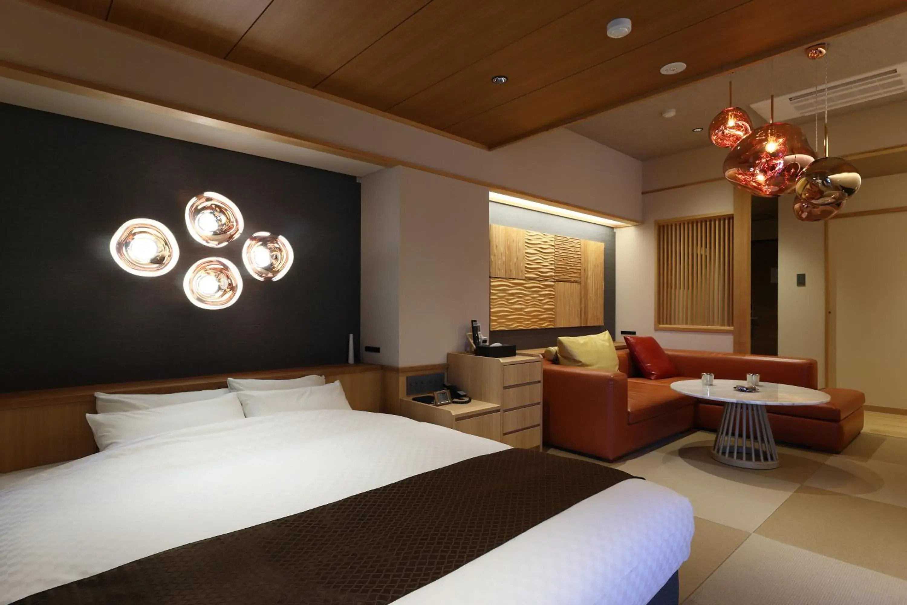 Bed in Yorokobinoyado Takamatsu Bed in Yorokobinoyado Takamatsu