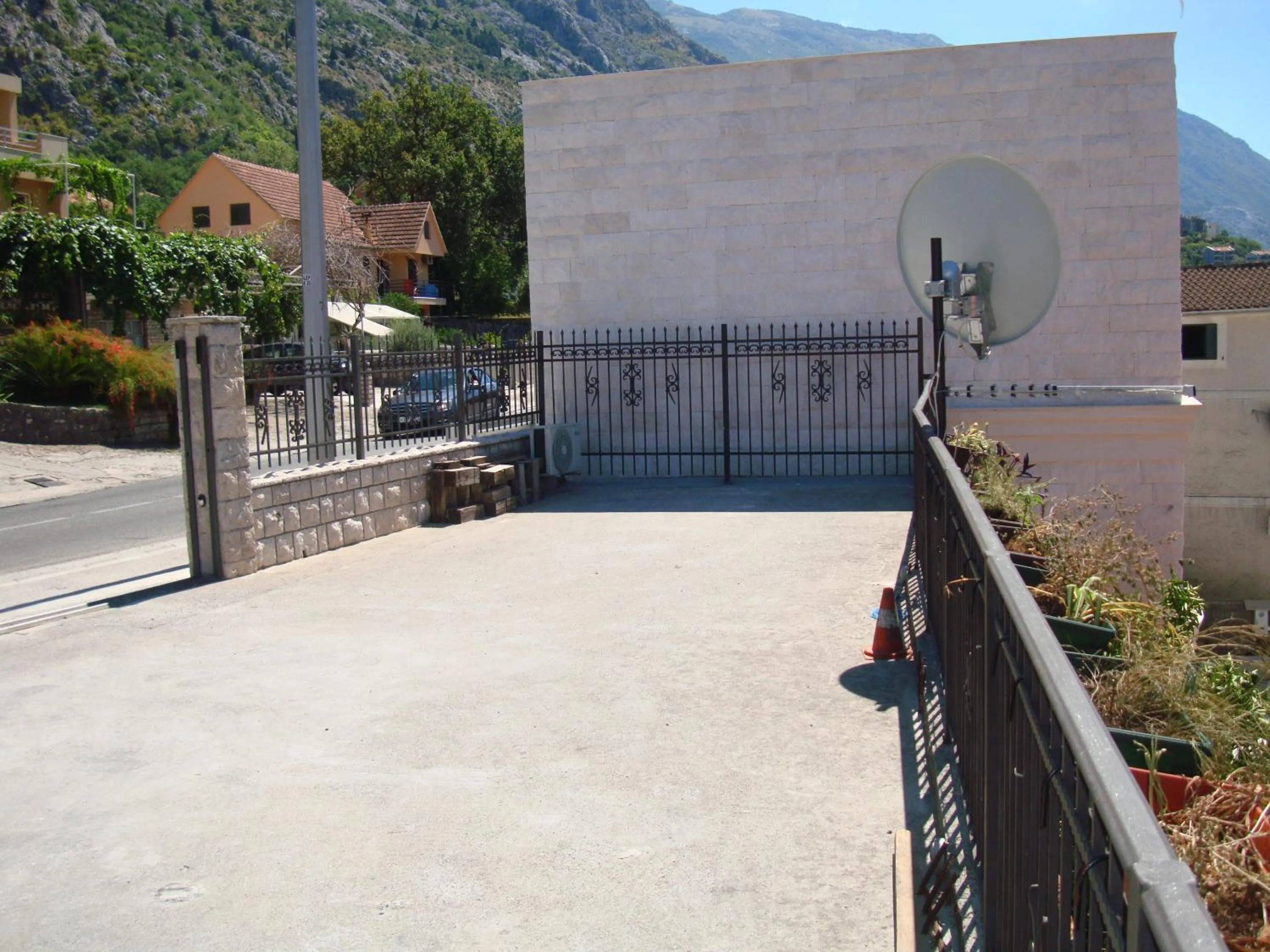 Property building in Villa Perla Del Mare