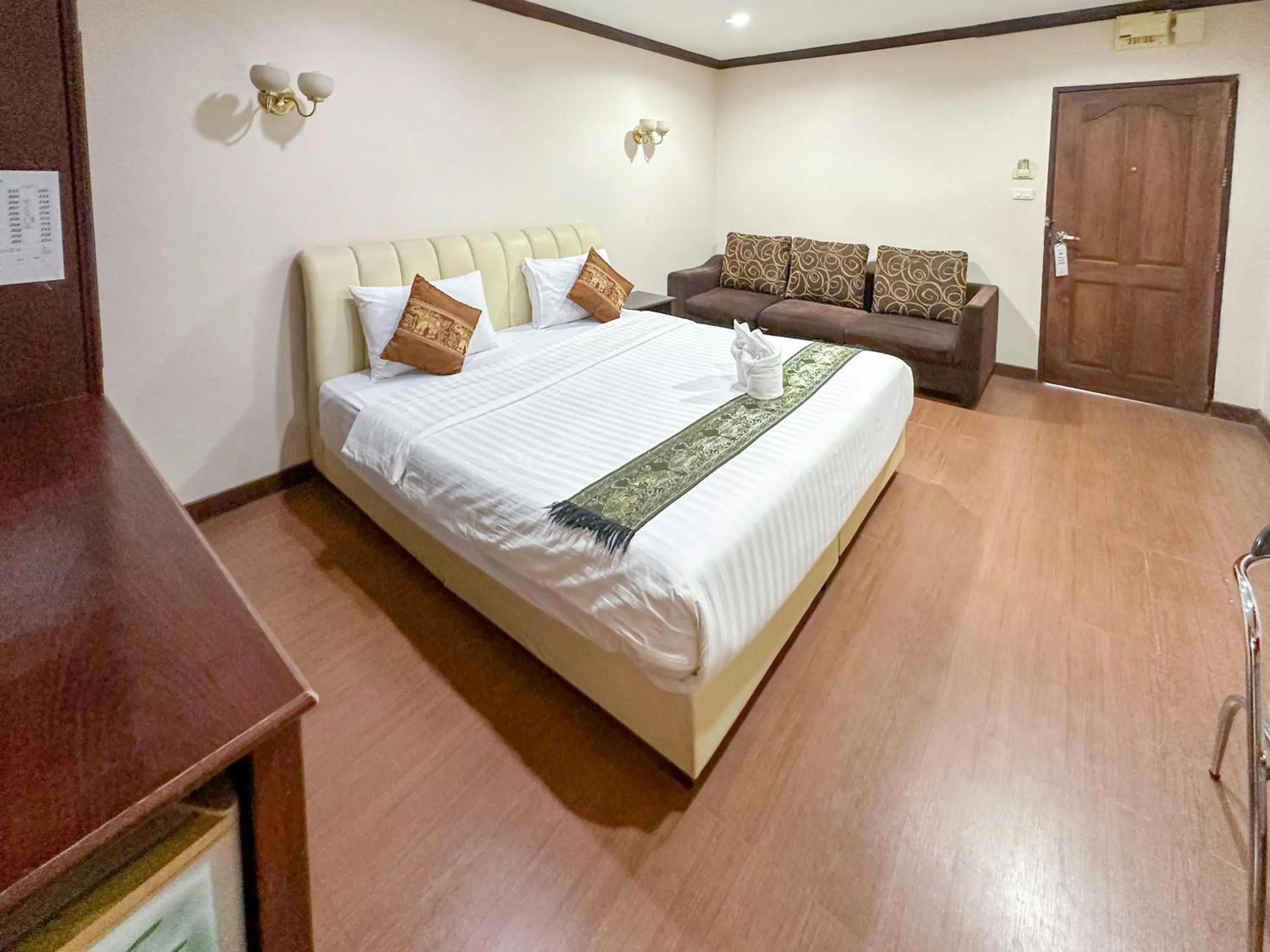 Bed in Baiboon Grand Hotel