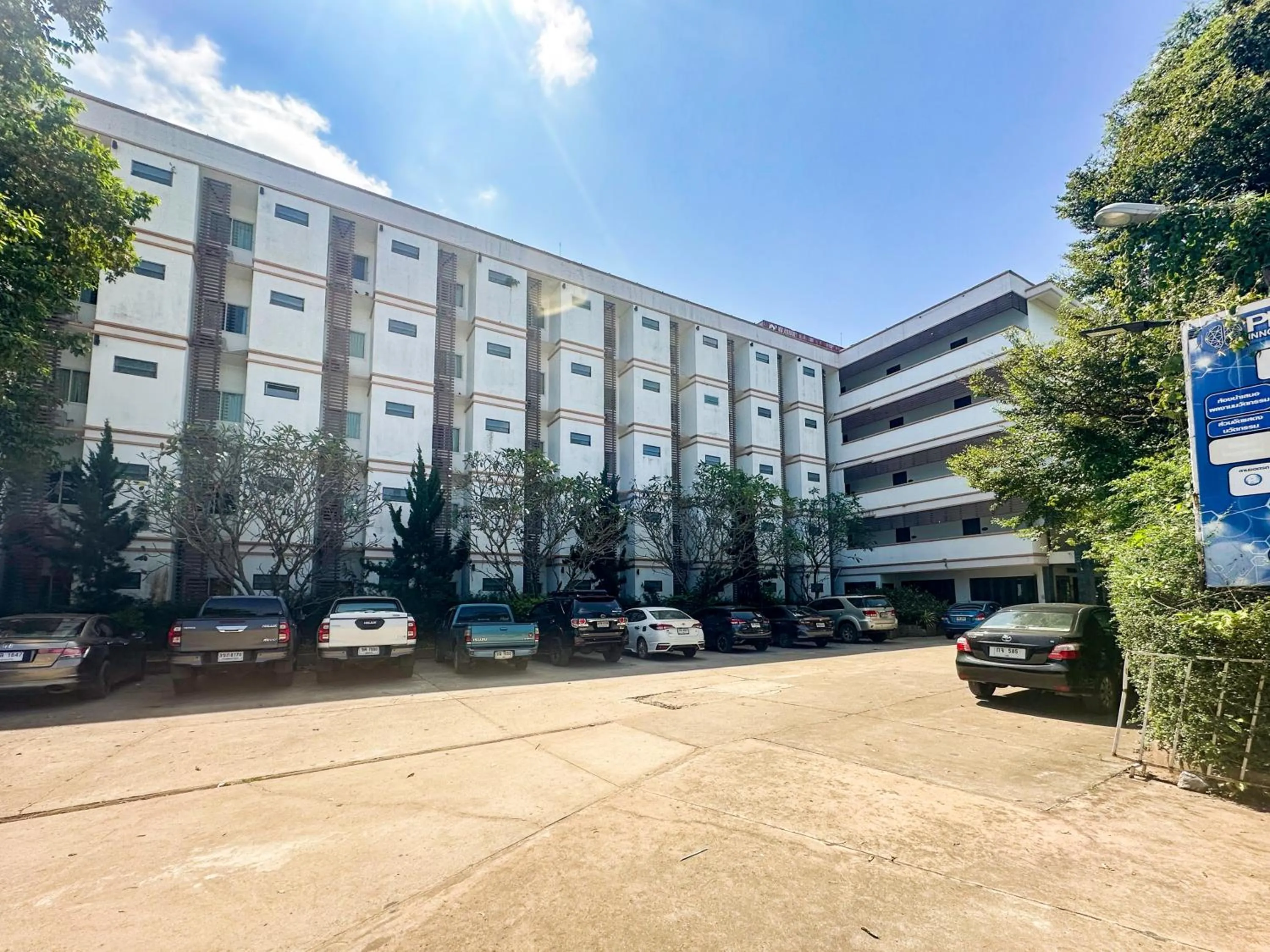 Property building in Baiboon Grand Hotel