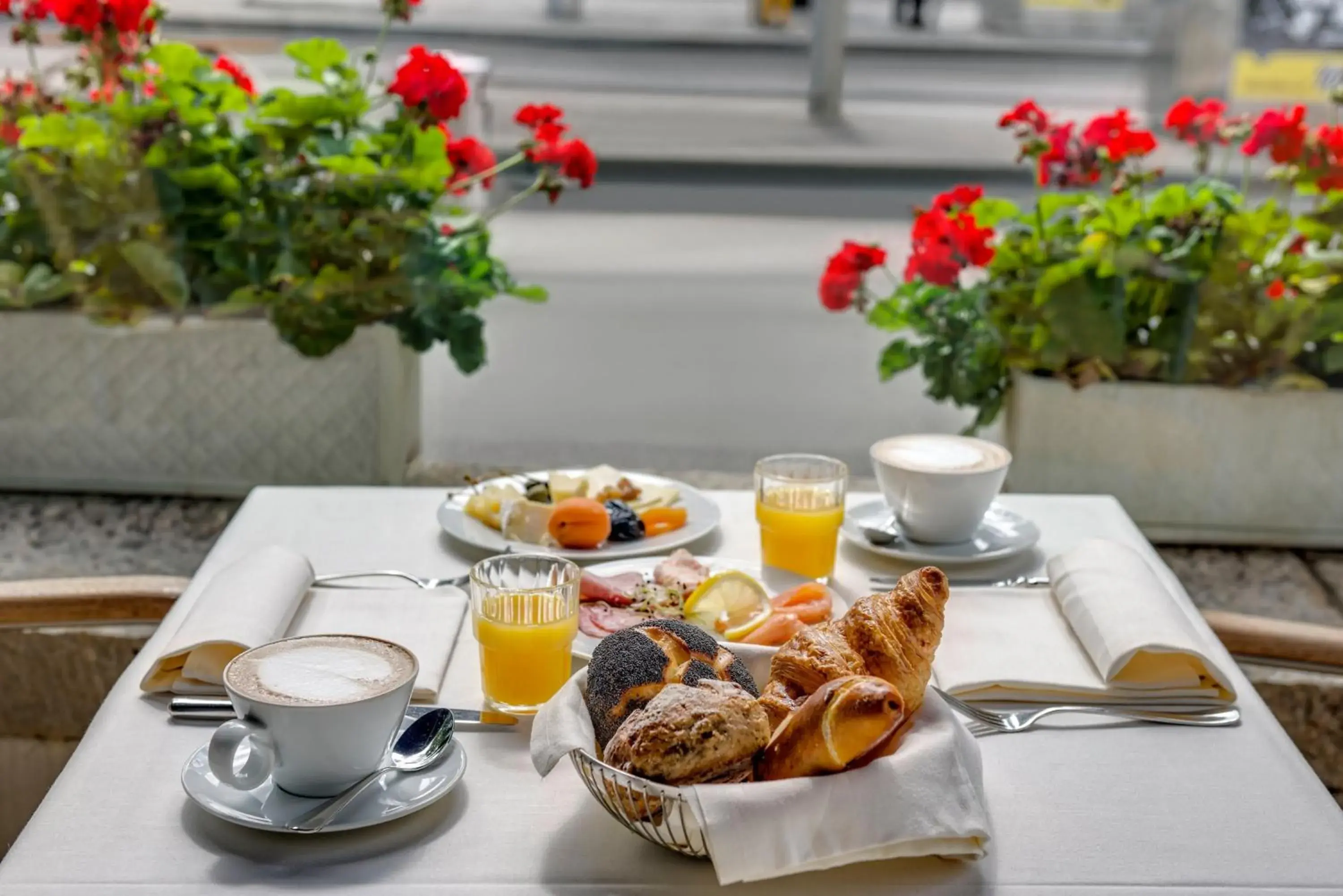 Restaurant/places to eat in Hotel Euler Basel Restaurant/places to eat in Hotel Euler Basel