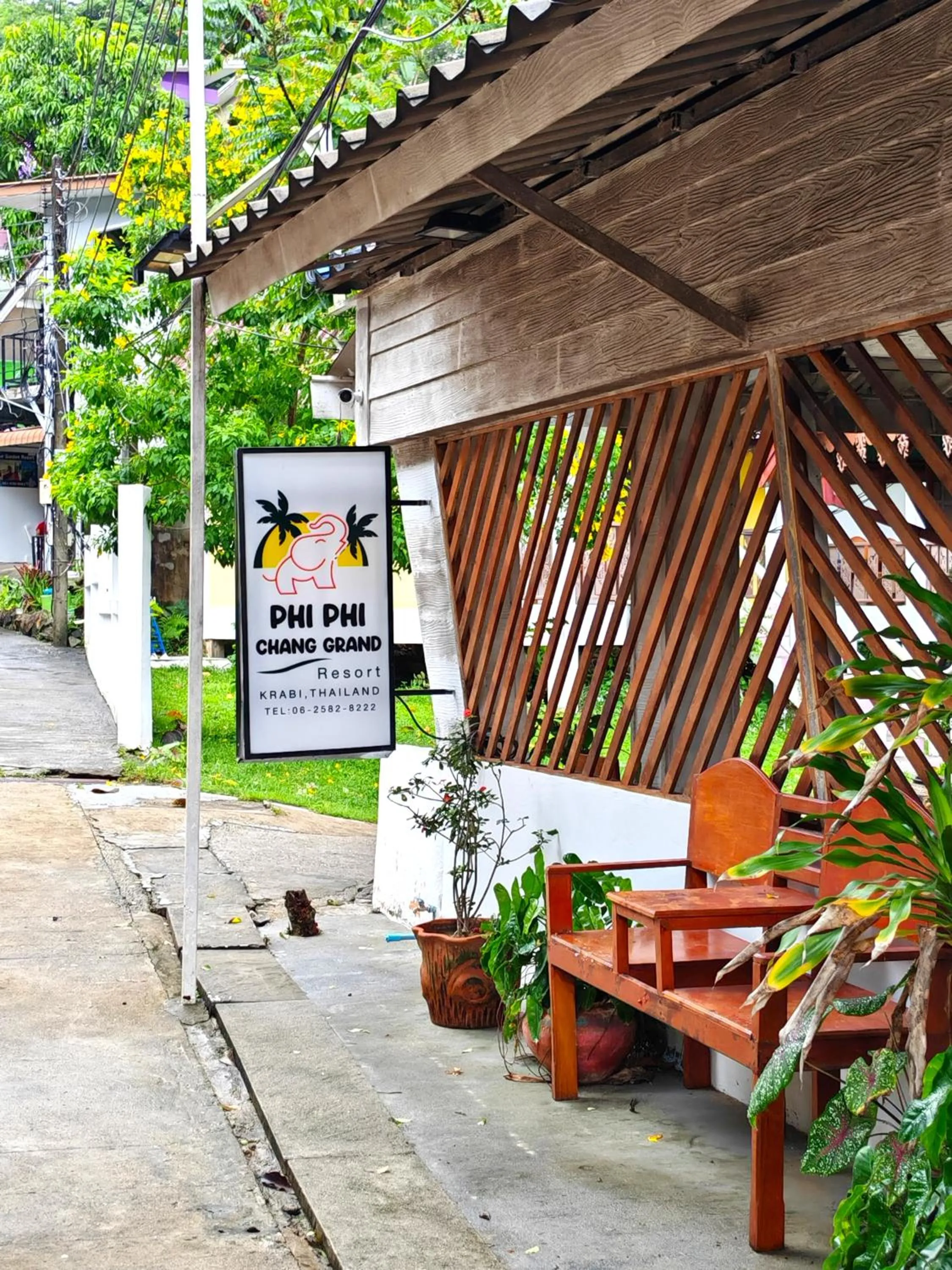 Facade/entrance in Phi Phi Chang Grand Resort