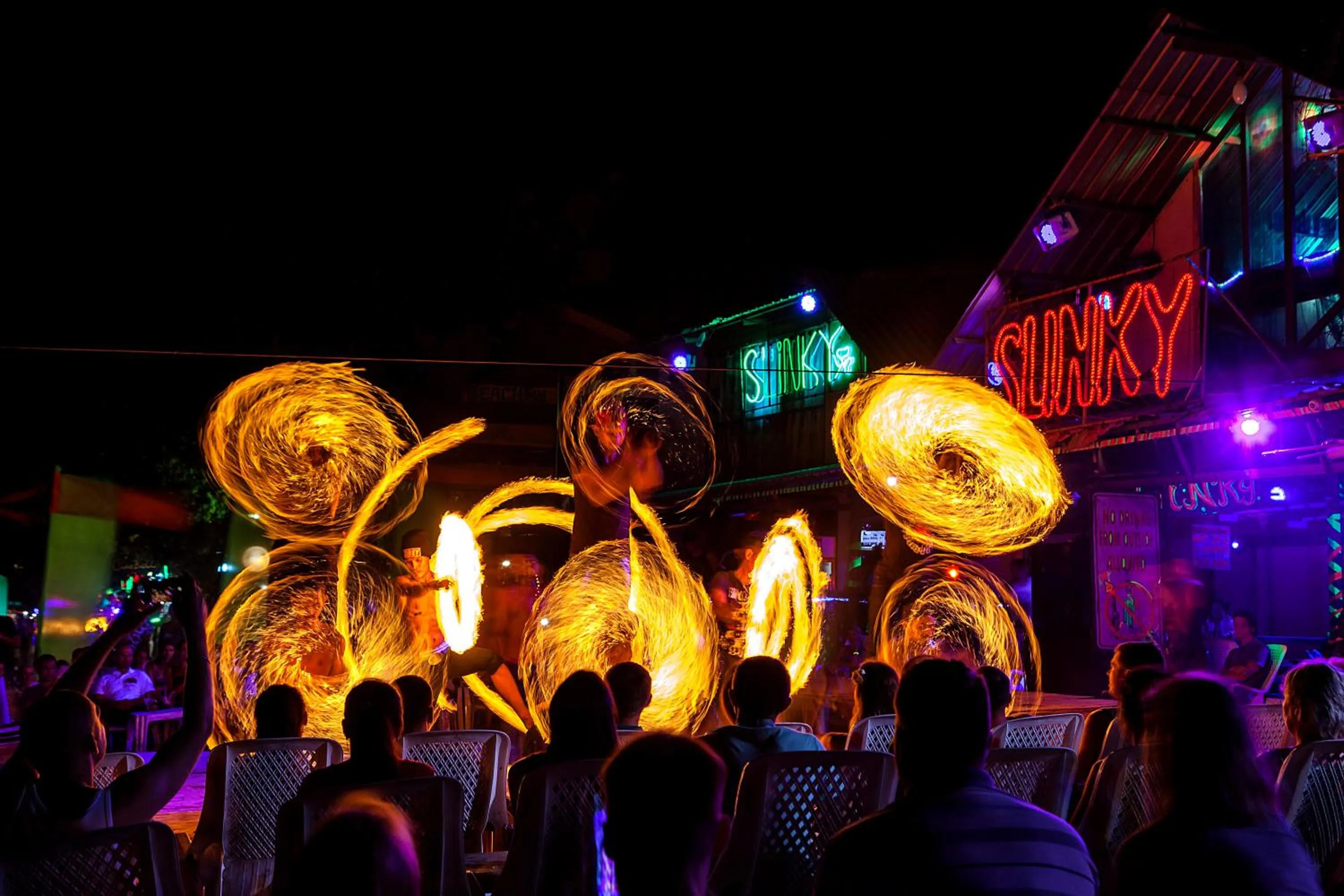 Evening entertainment in Phi Phi Chang Grand Resort