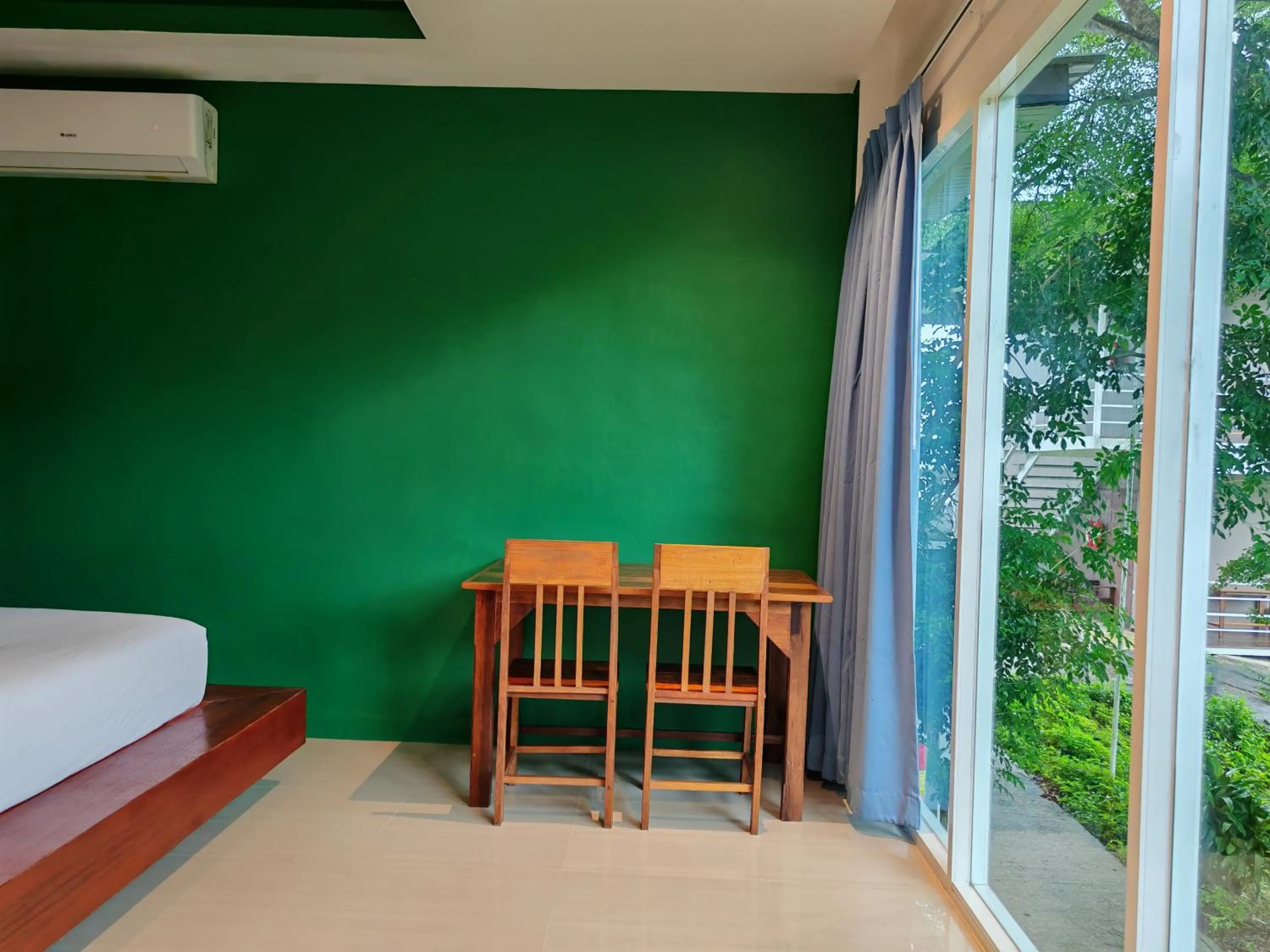 Bed in Phi Phi Chang Grand Resort