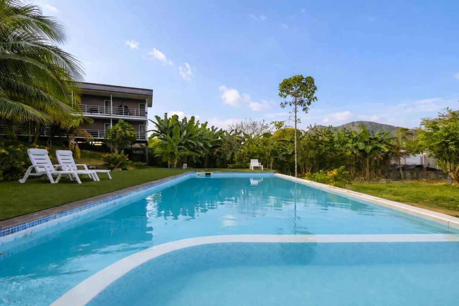 Swimming pool in Phi Phi Chang Grand Resort