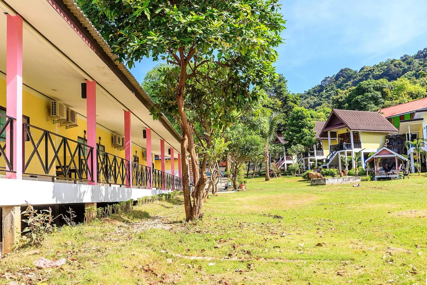 Property building in Phi Phi Chang Grand Resort