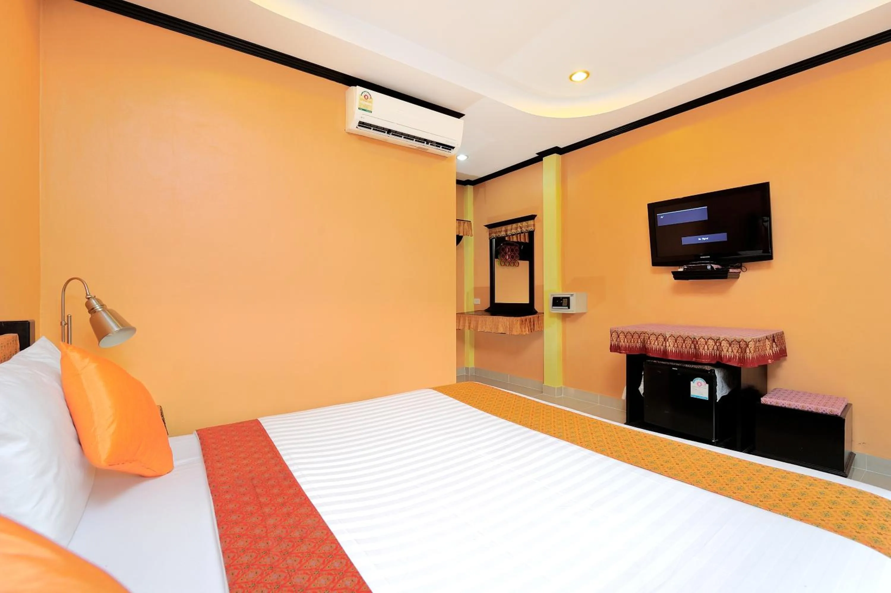 Bed in Phi Phi Chang Grand Resort