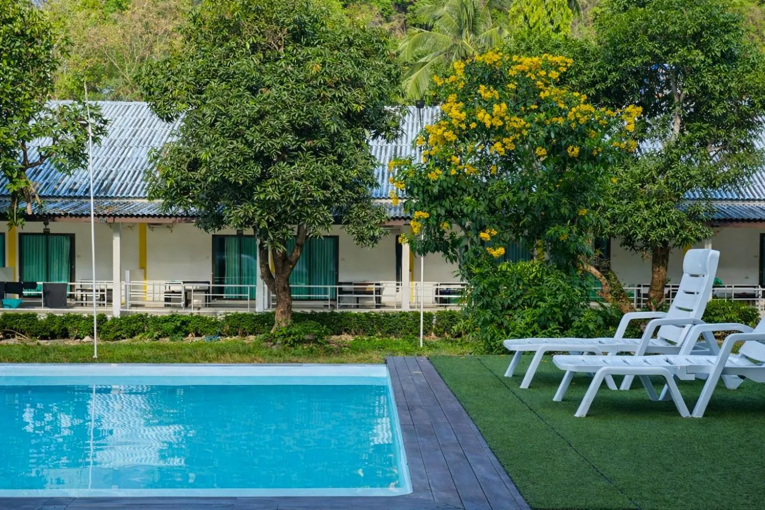 Swimming pool in Phi Phi Chang Grand Resort