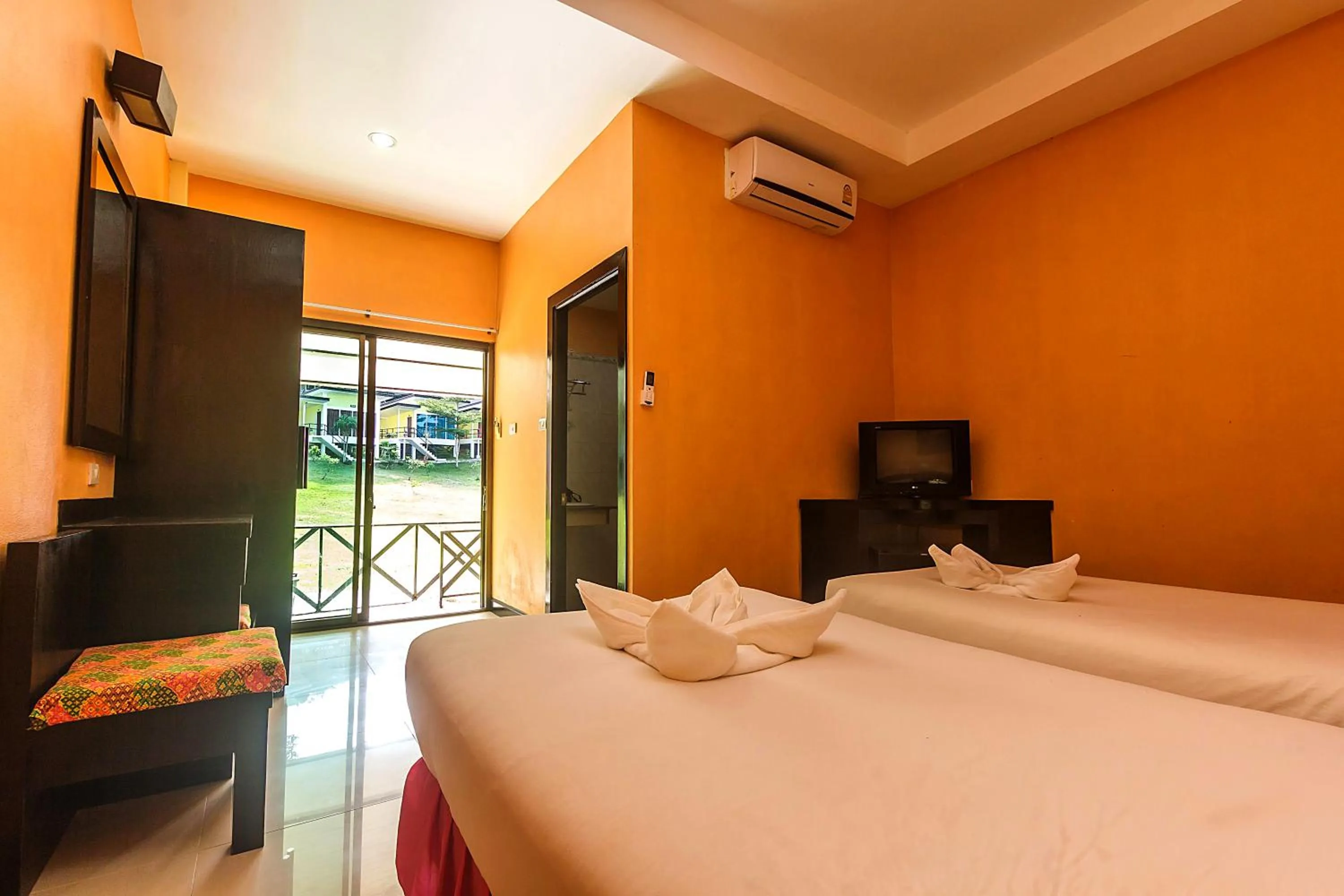 Bed in Phi Phi Chang Grand Resort