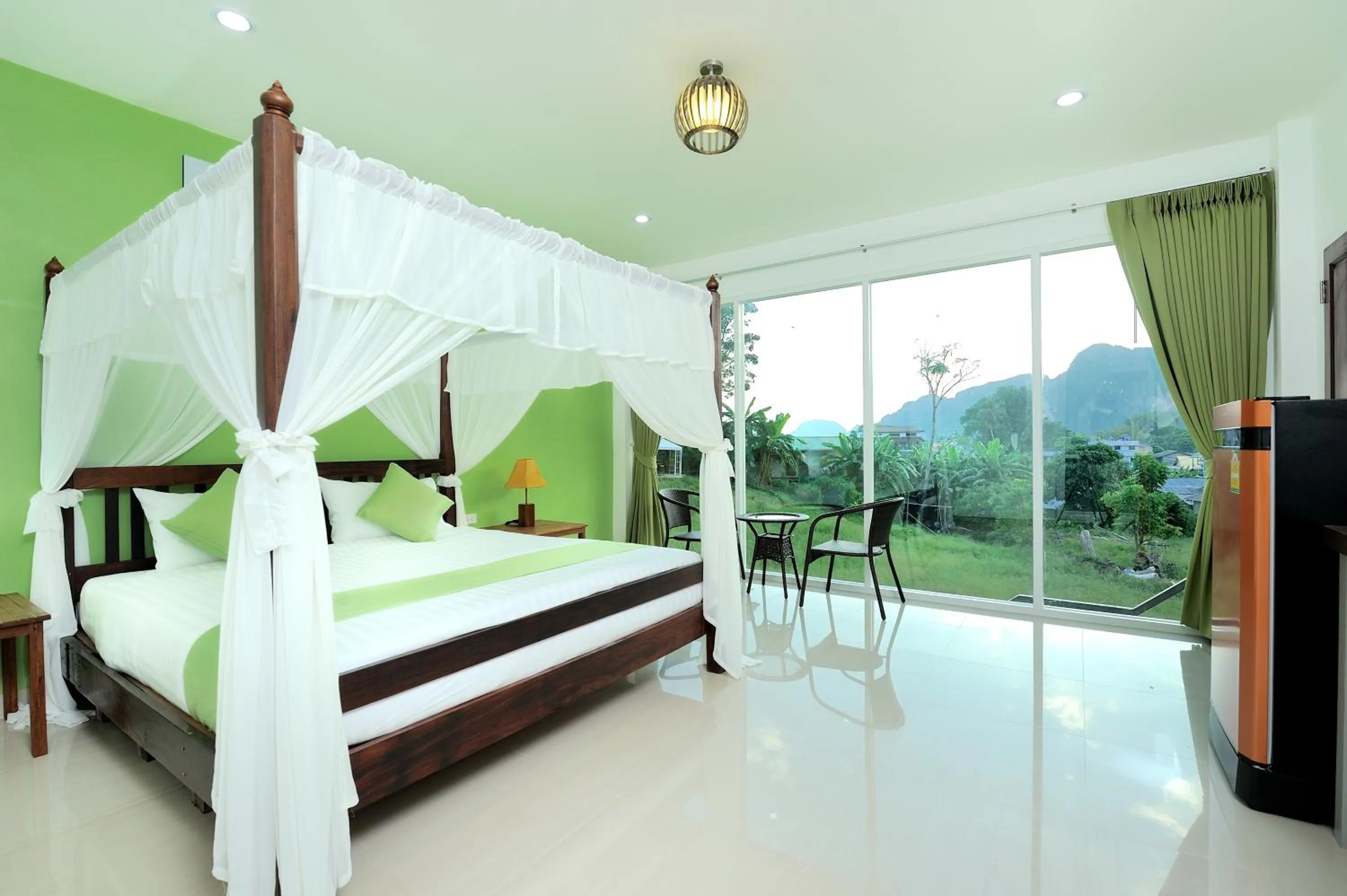 Bed in Phi Phi Chang Grand Resort