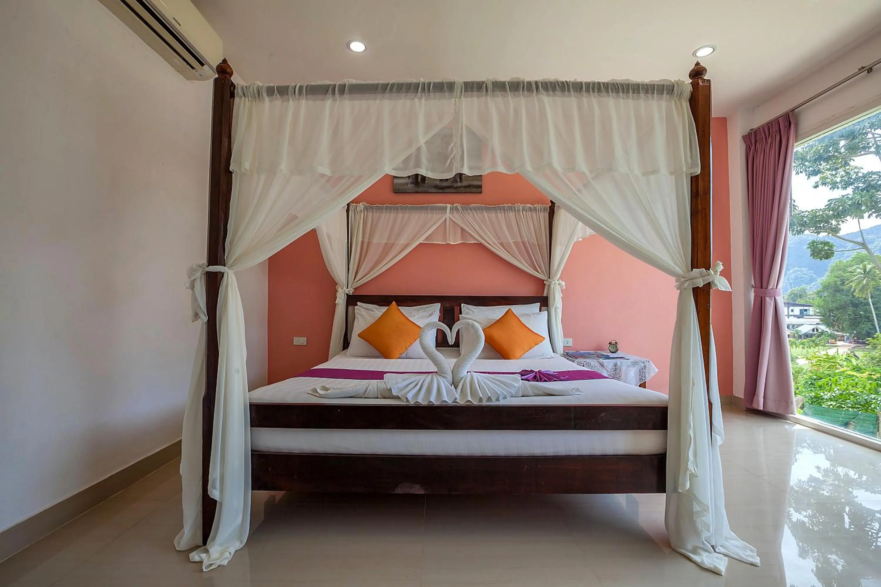 Bed in Phi Phi Chang Grand Resort