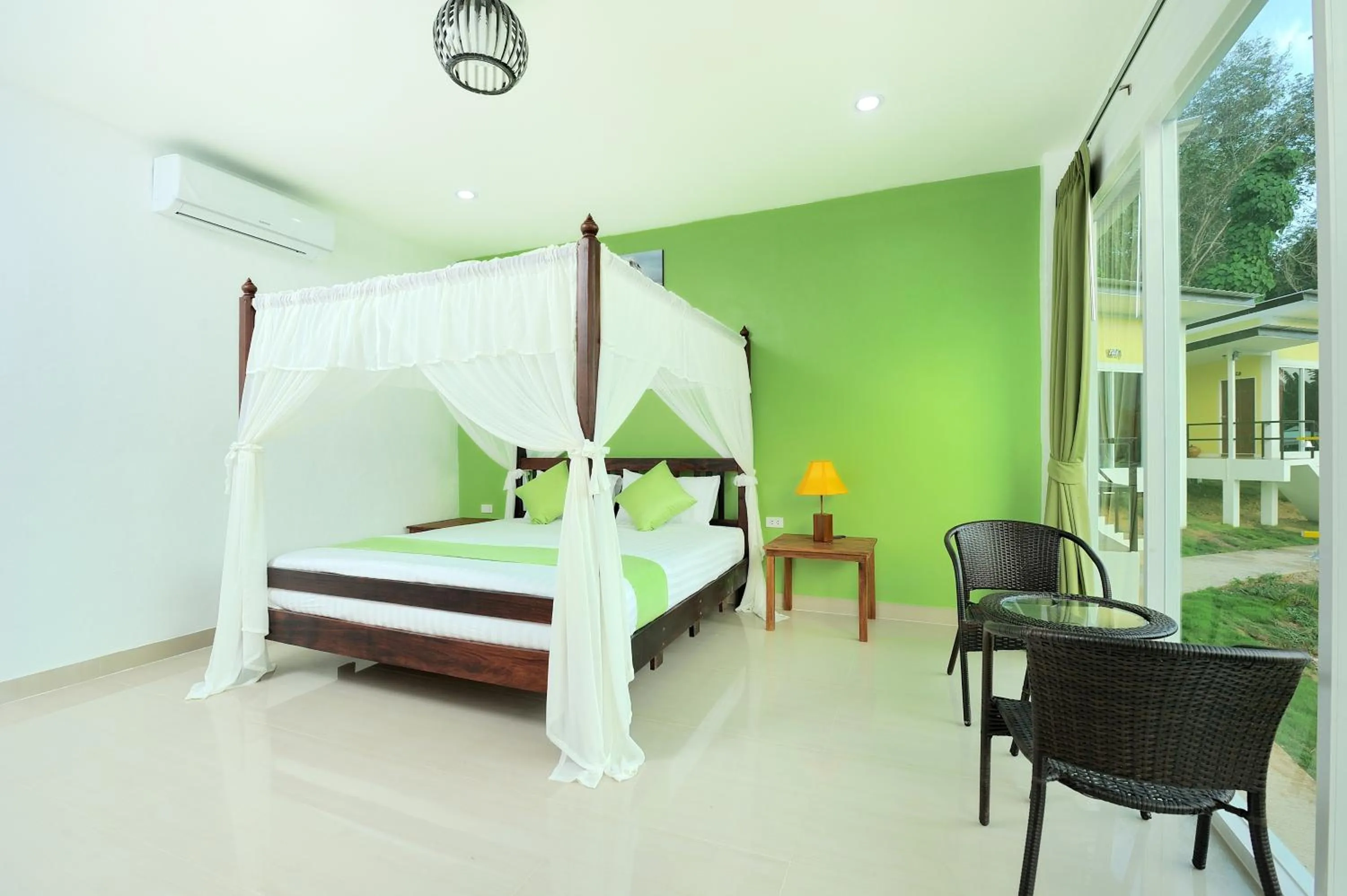 Bed in Phi Phi Chang Grand Resort