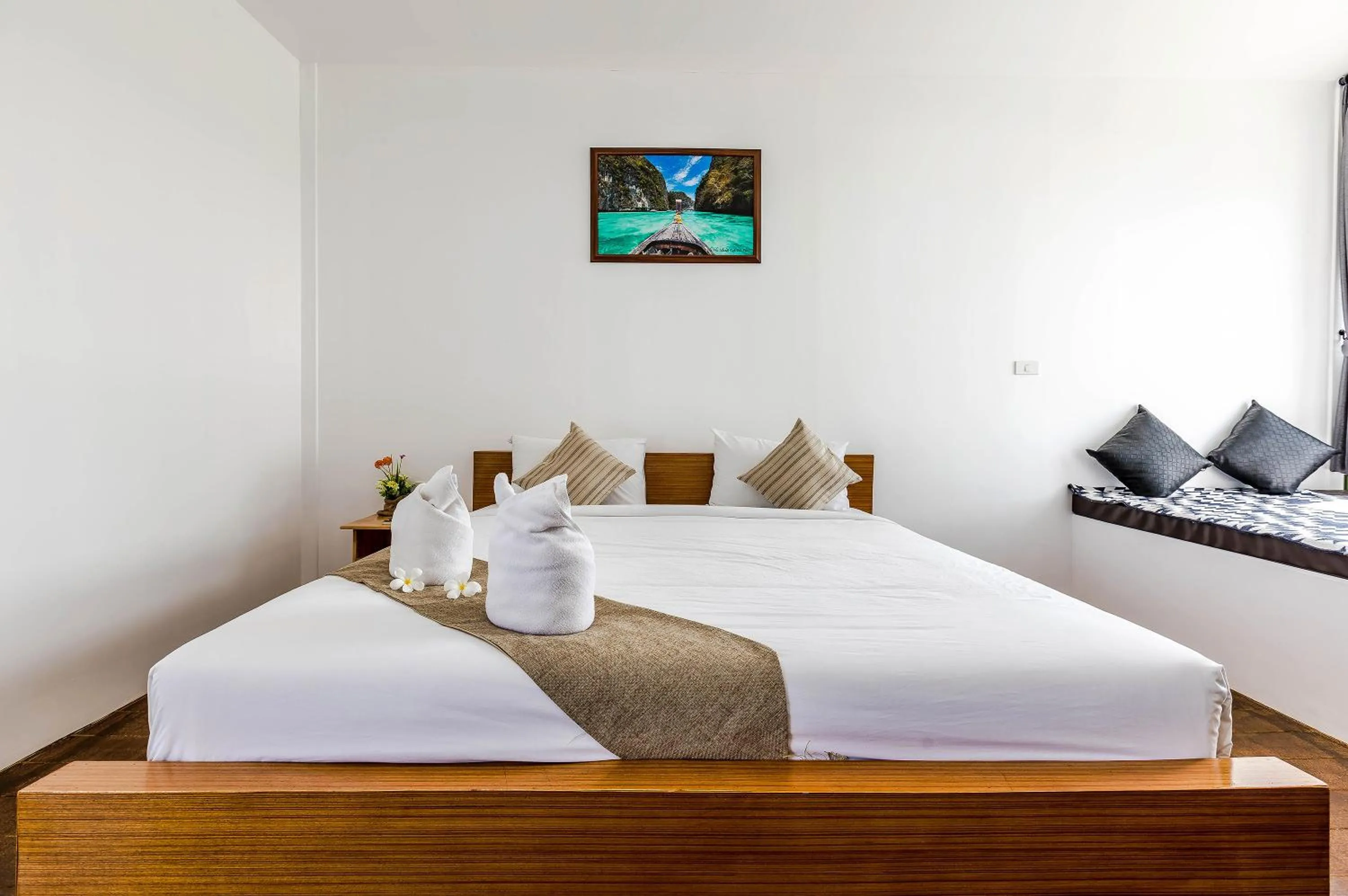 Bed in Phi Phi Chang Grand Resort