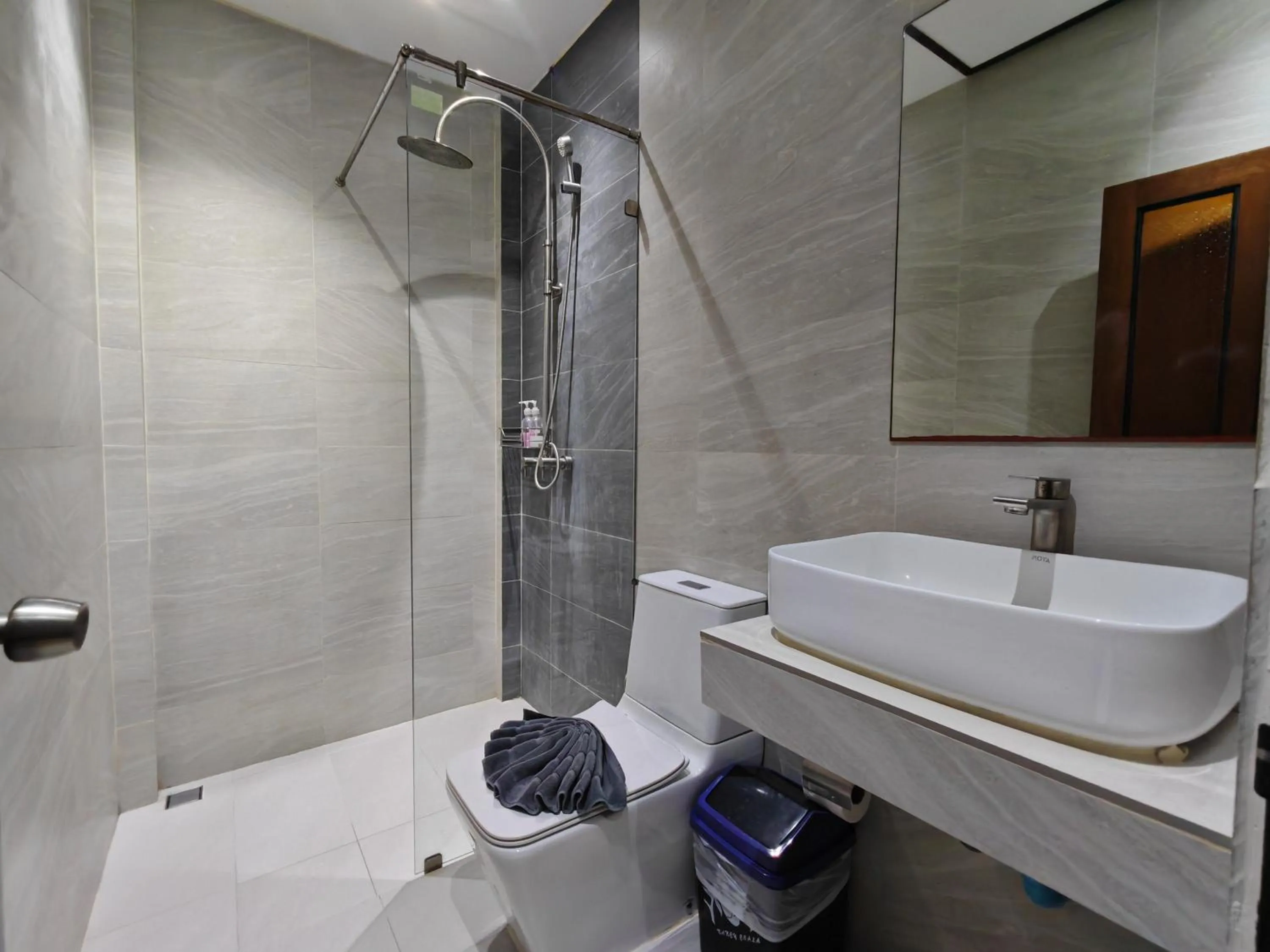 Bathroom in Phi Phi Chang Grand Resort