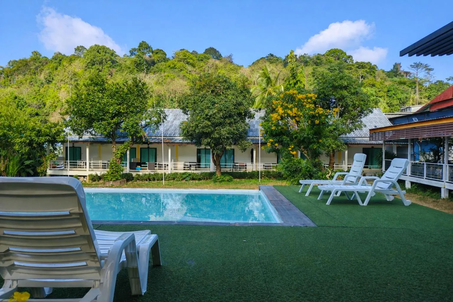 Swimming pool in Phi Phi Chang Grand Resort