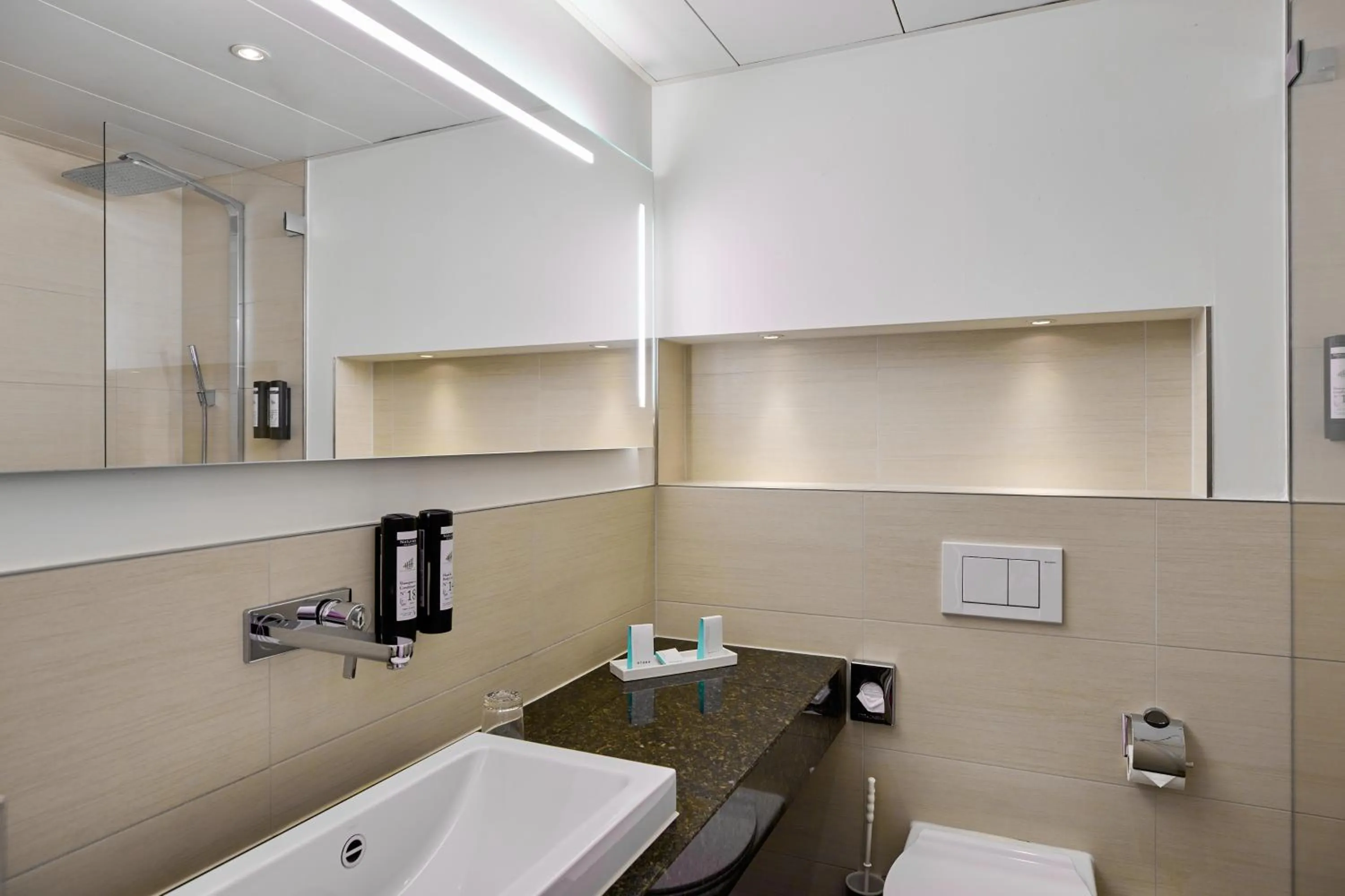 Shower in Hotel St.Gotthard