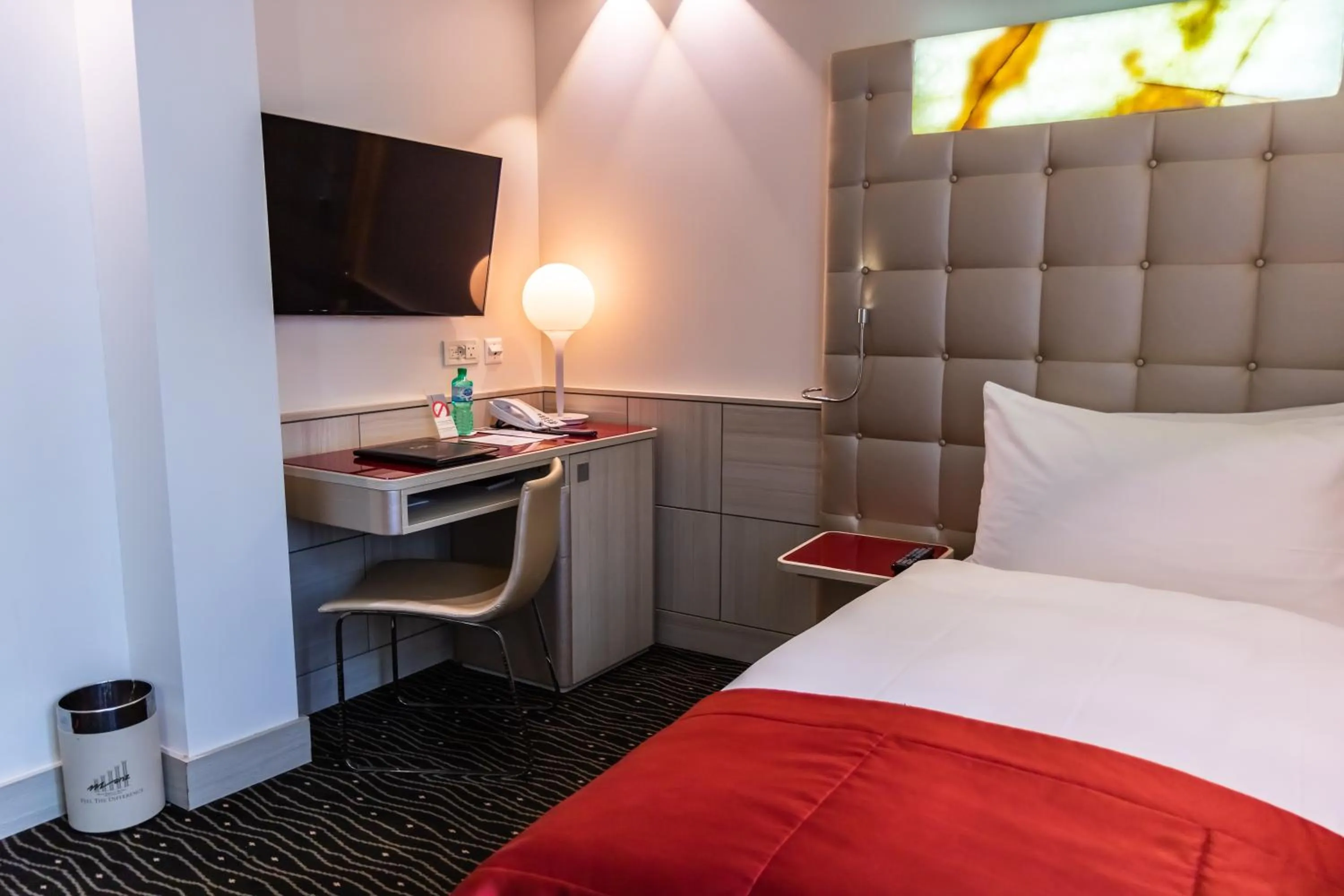 Photo of the whole room, Bed in Hotel St.Gotthard