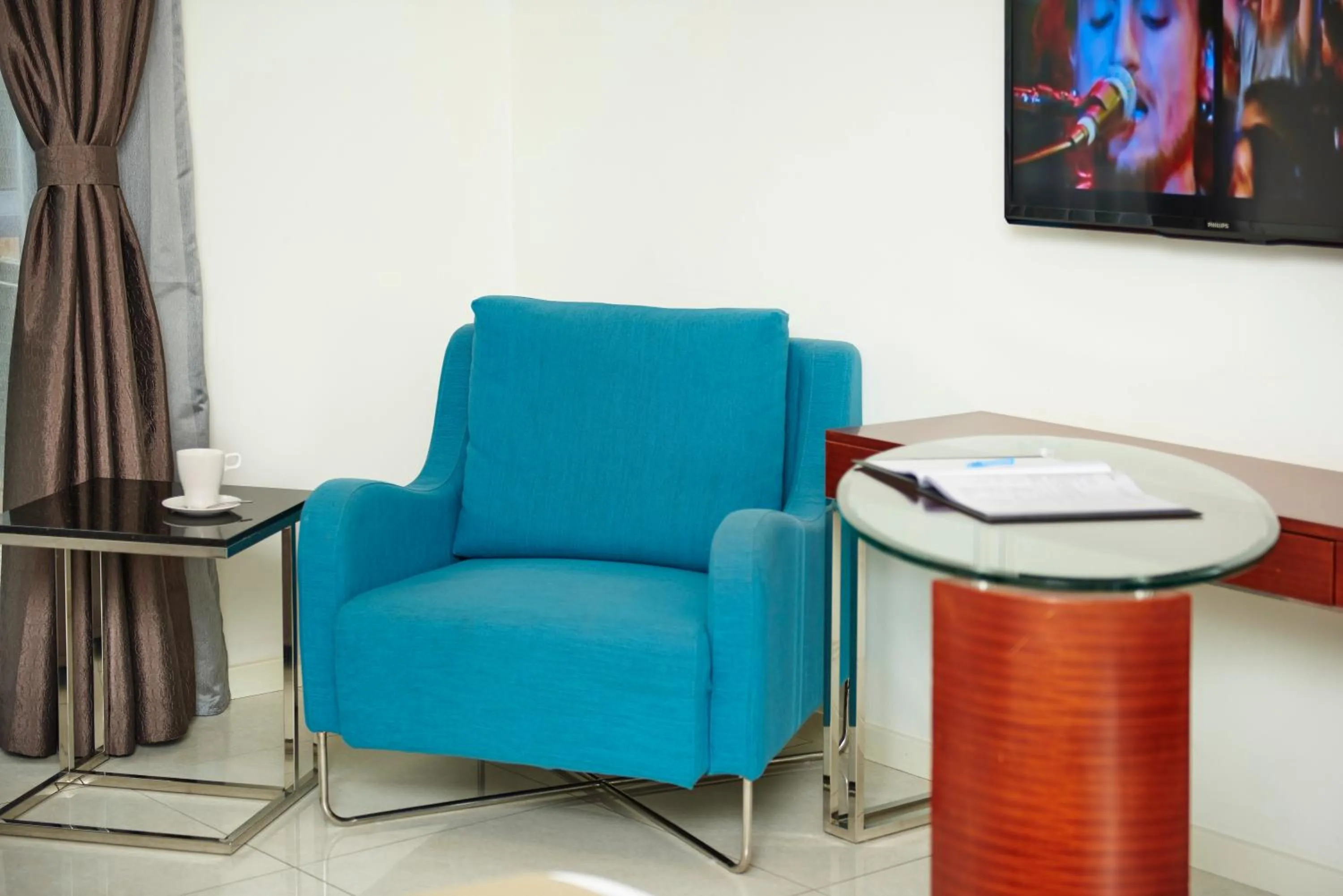 Seating area in Best Western Casula Motor Inn