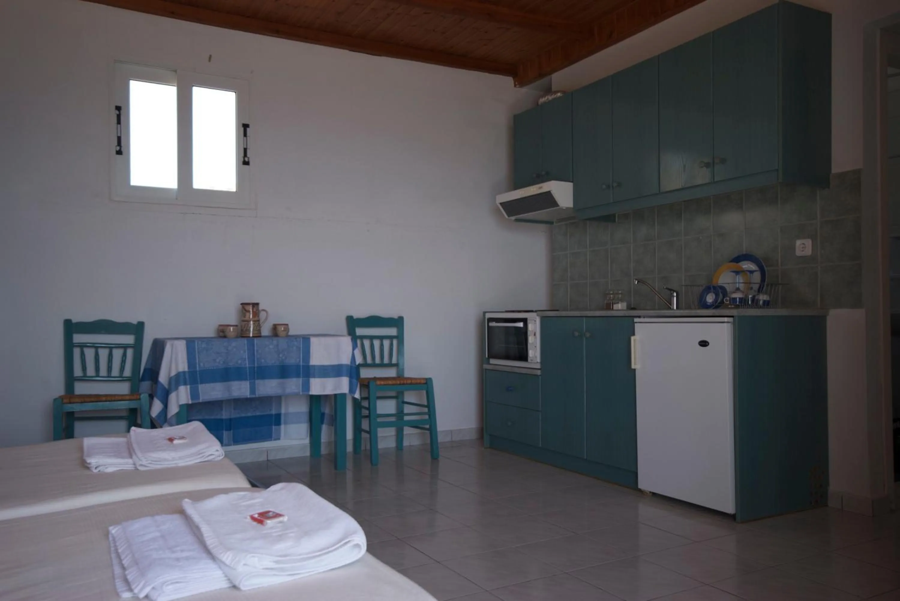 Kitchen or kitchenette in Sarikampos Beach