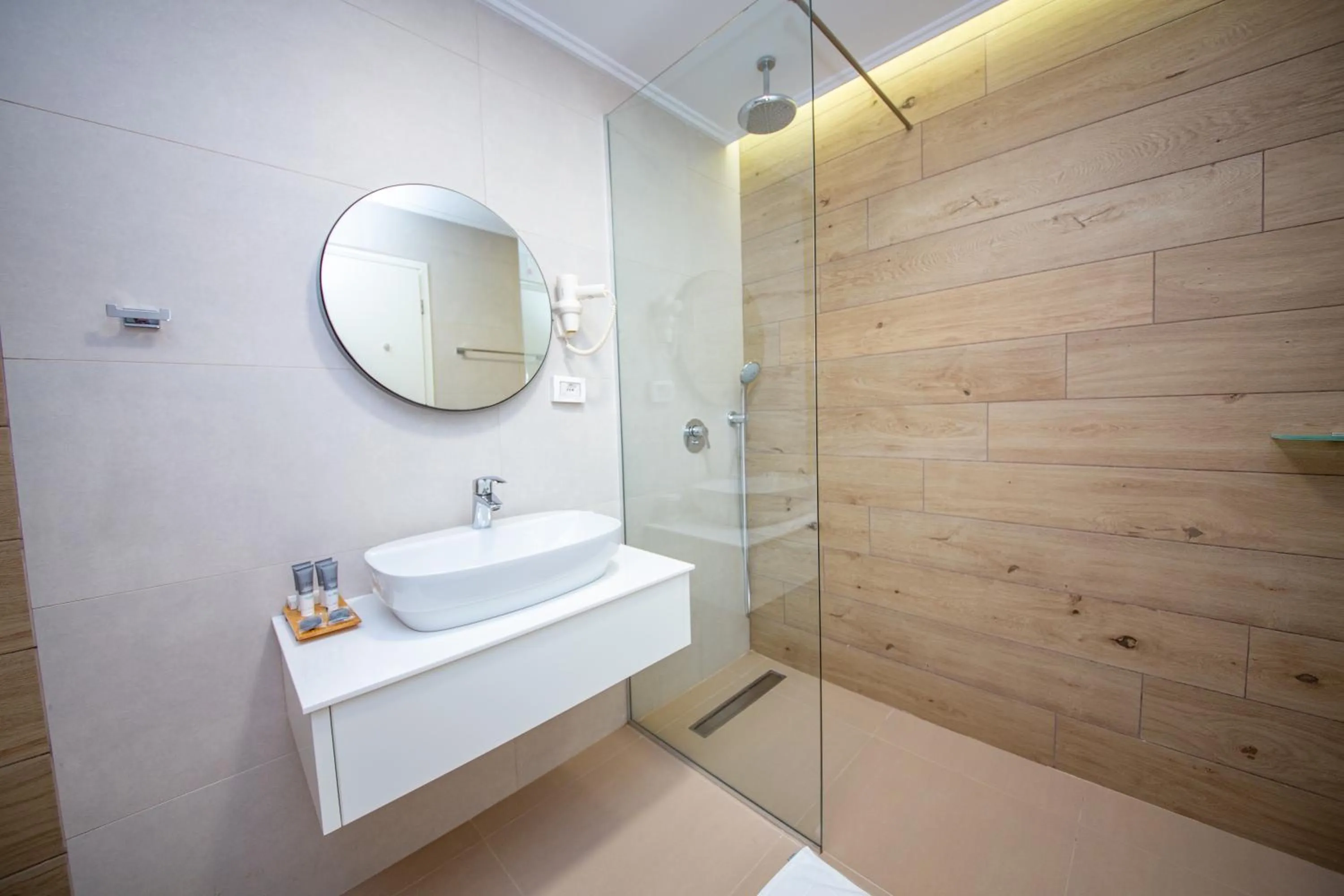 Shower in Hotel Olive Ksamil