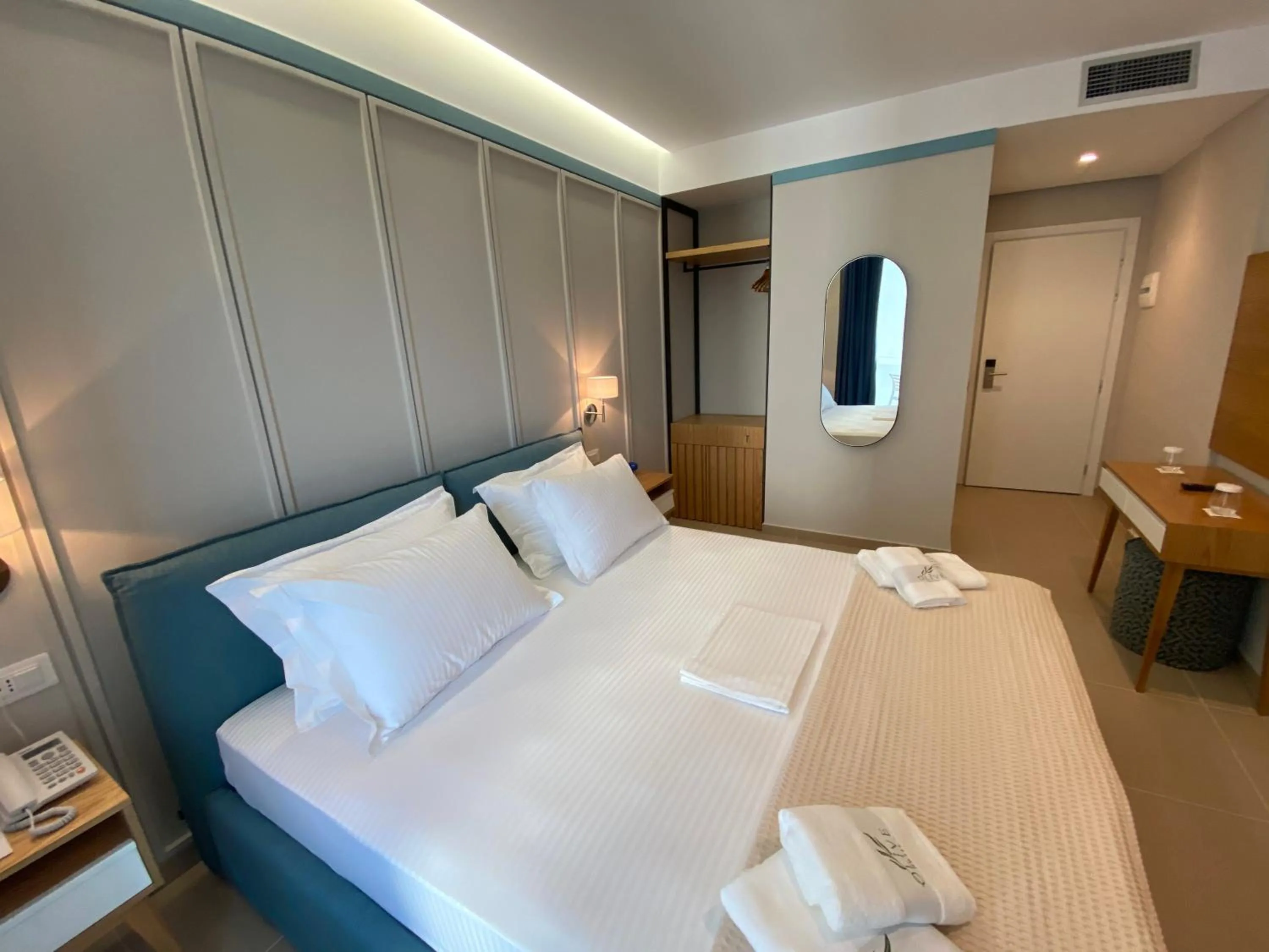 Photo of the whole room, Bed in Hotel Olive Ksamil