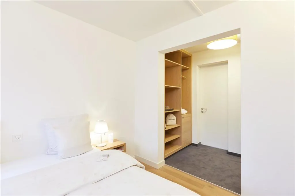 Photo of the whole room, Bed in Steinenschanze Charming City & Garden Hotel