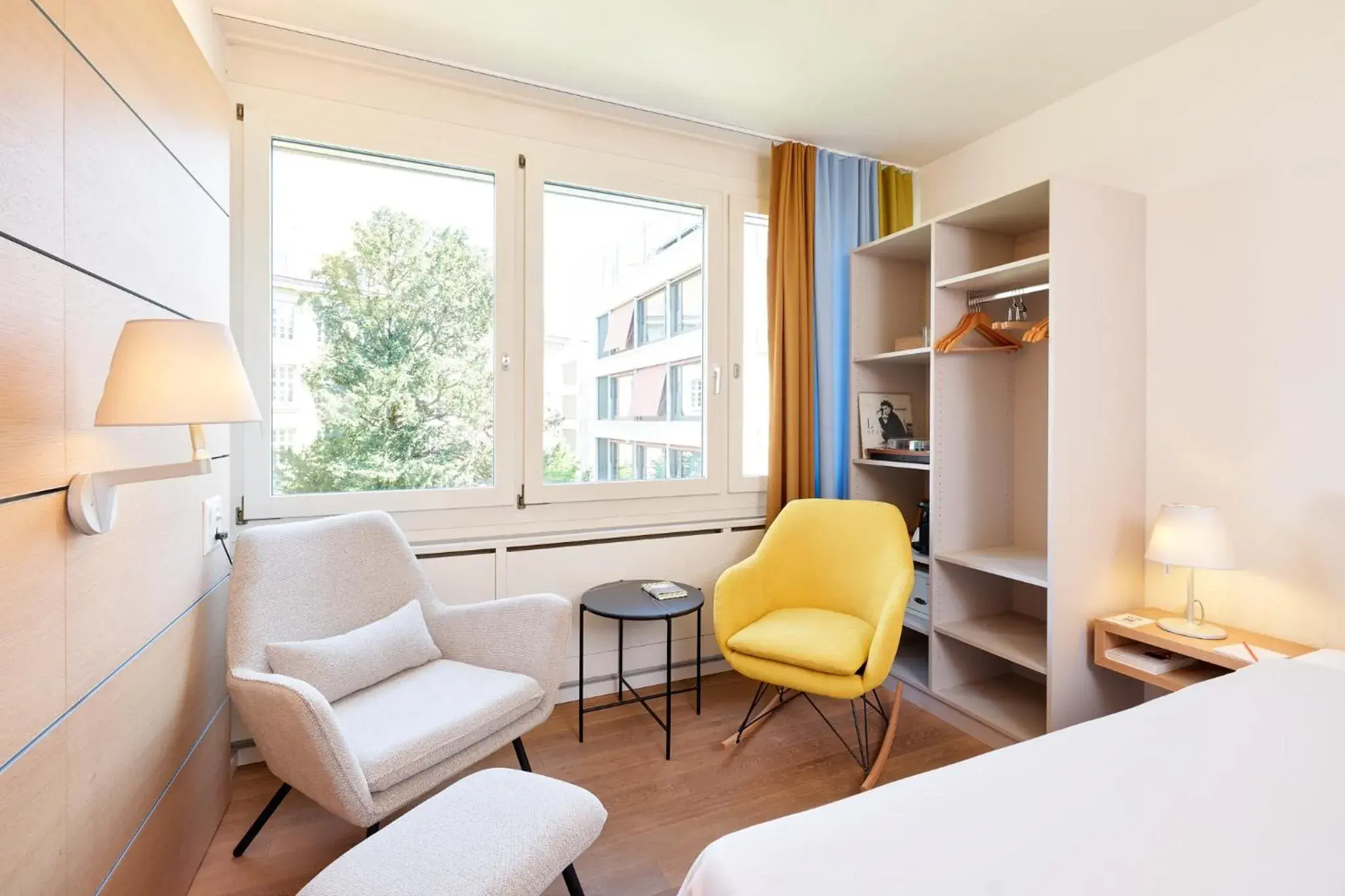 Photo of the whole room, Bed in Steinenschanze Charming City & Garden Hotel Photo of the whole room, Bed in Steinenschanze Charming City & Garden Hotel