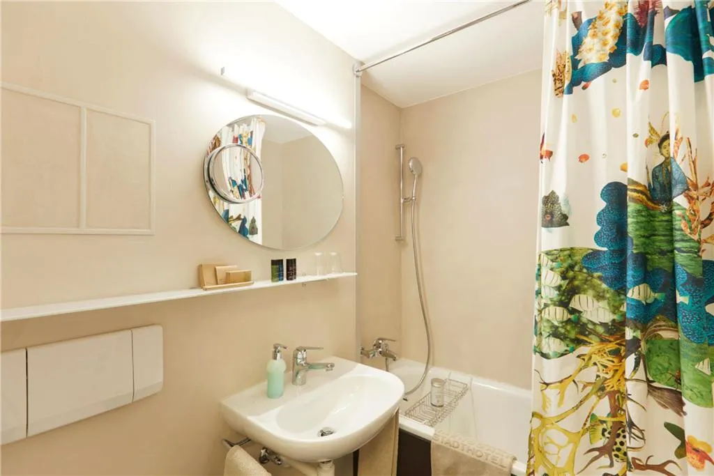 Bathroom in Steinenschanze Charming City & Garden Hotel