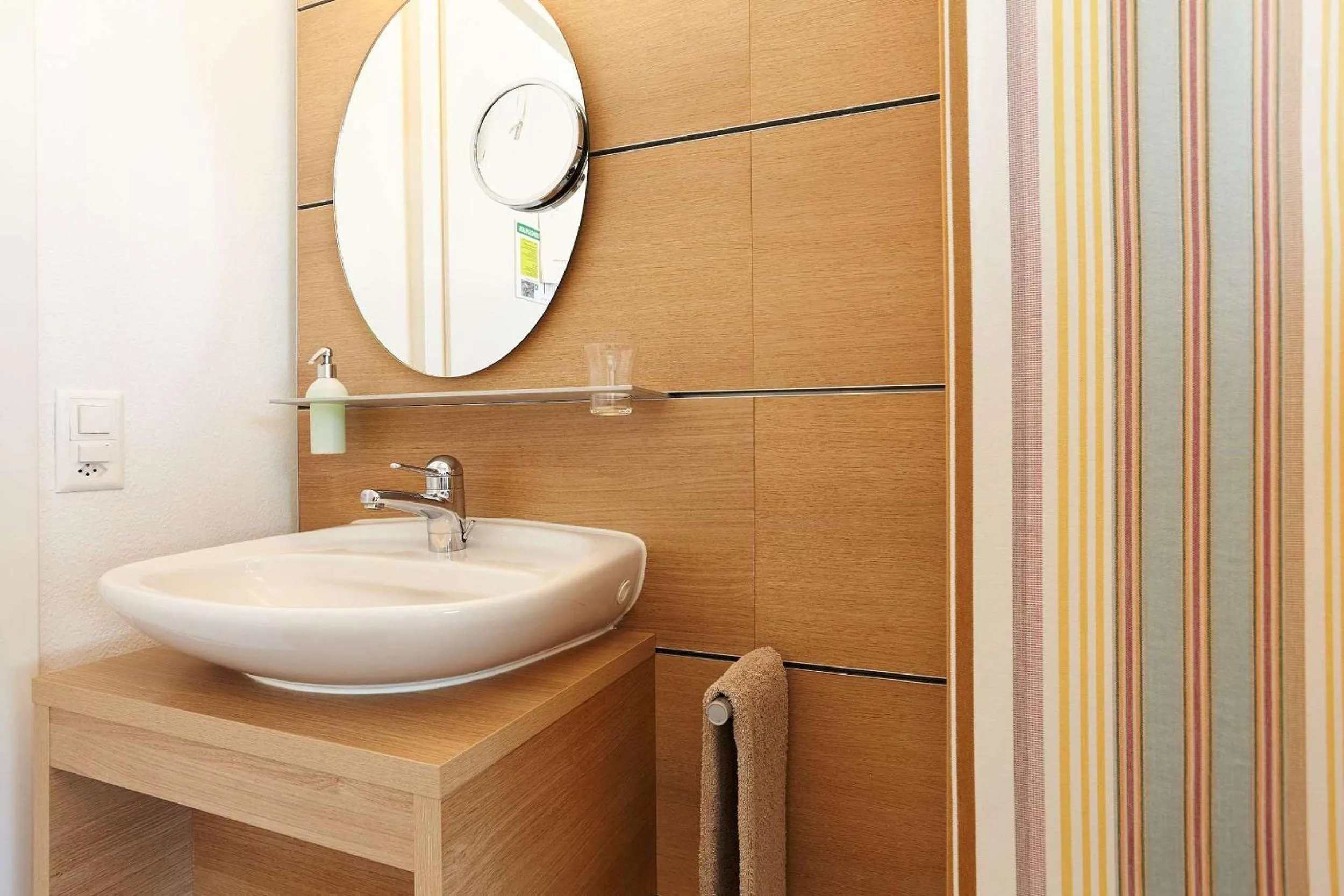 Bathroom in Steinenschanze Charming City & Garden Hotel