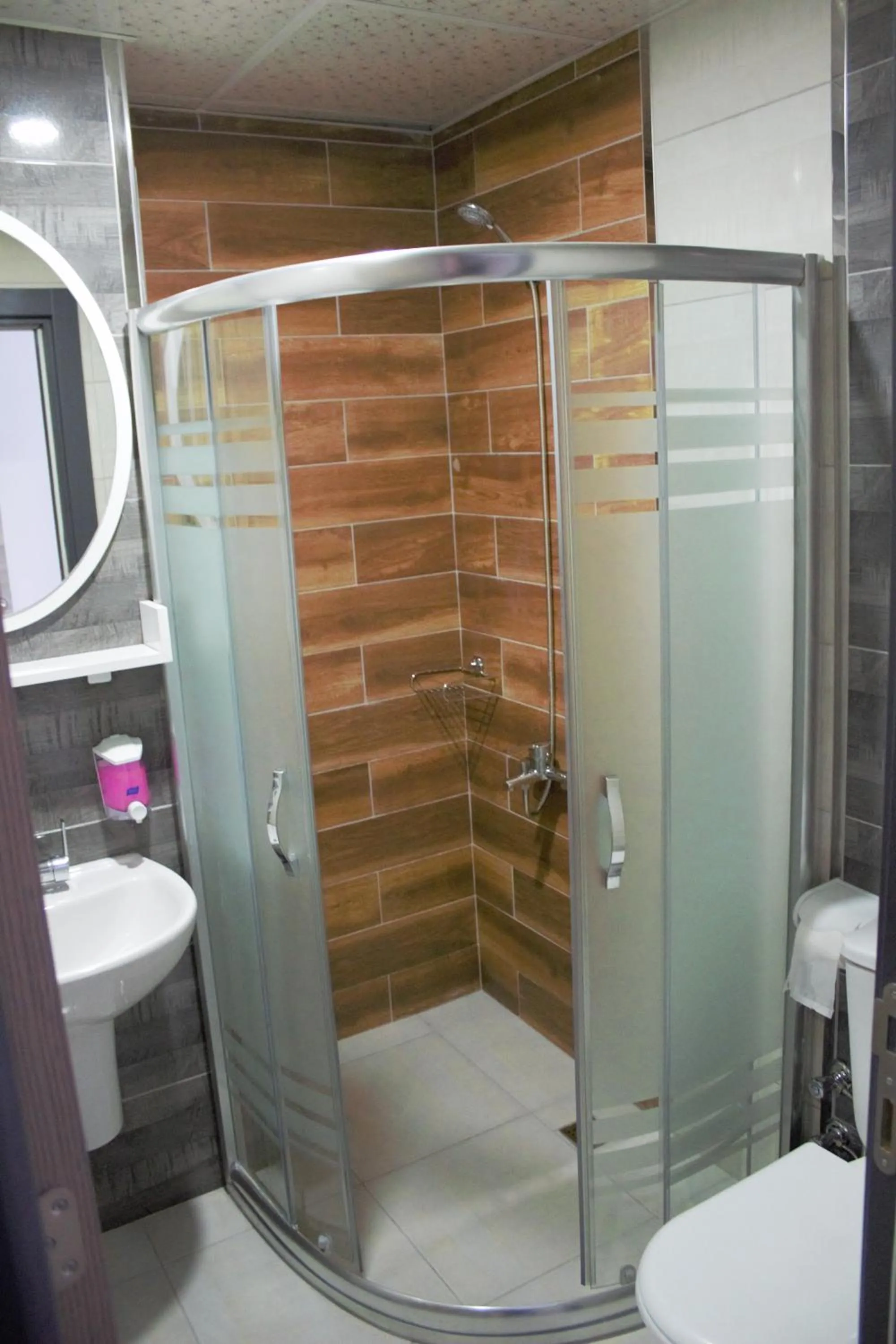 Shower in Comfort Başaran OTEL