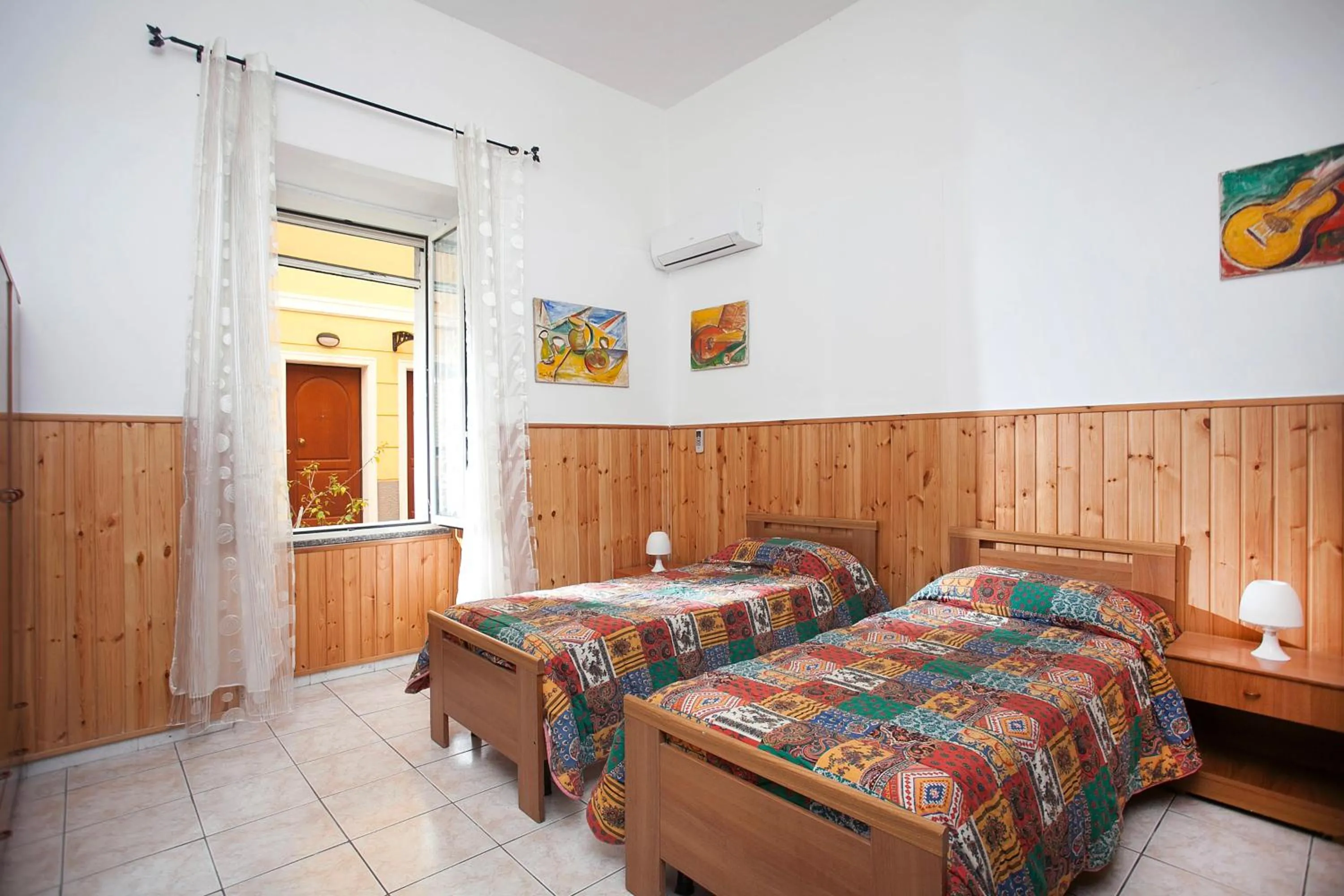 young children, Bed in Davi