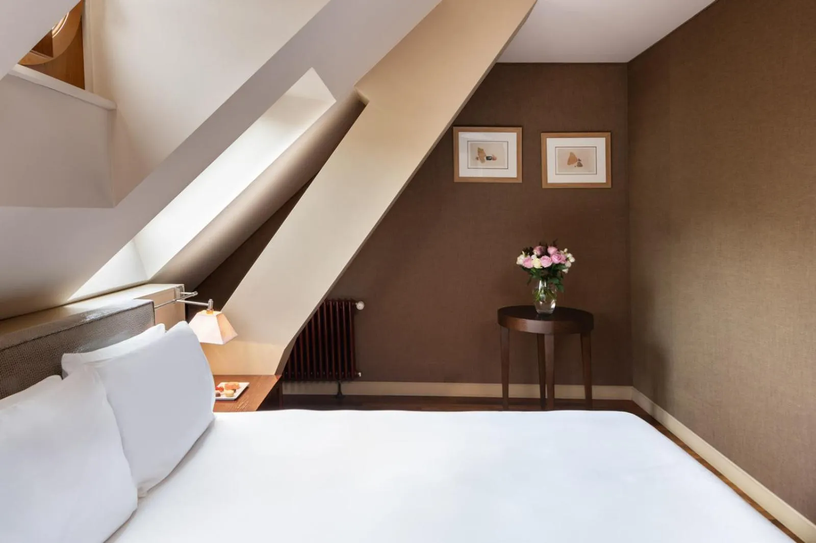 Bed in Hôtel Résidence Parc des Eaux Vives