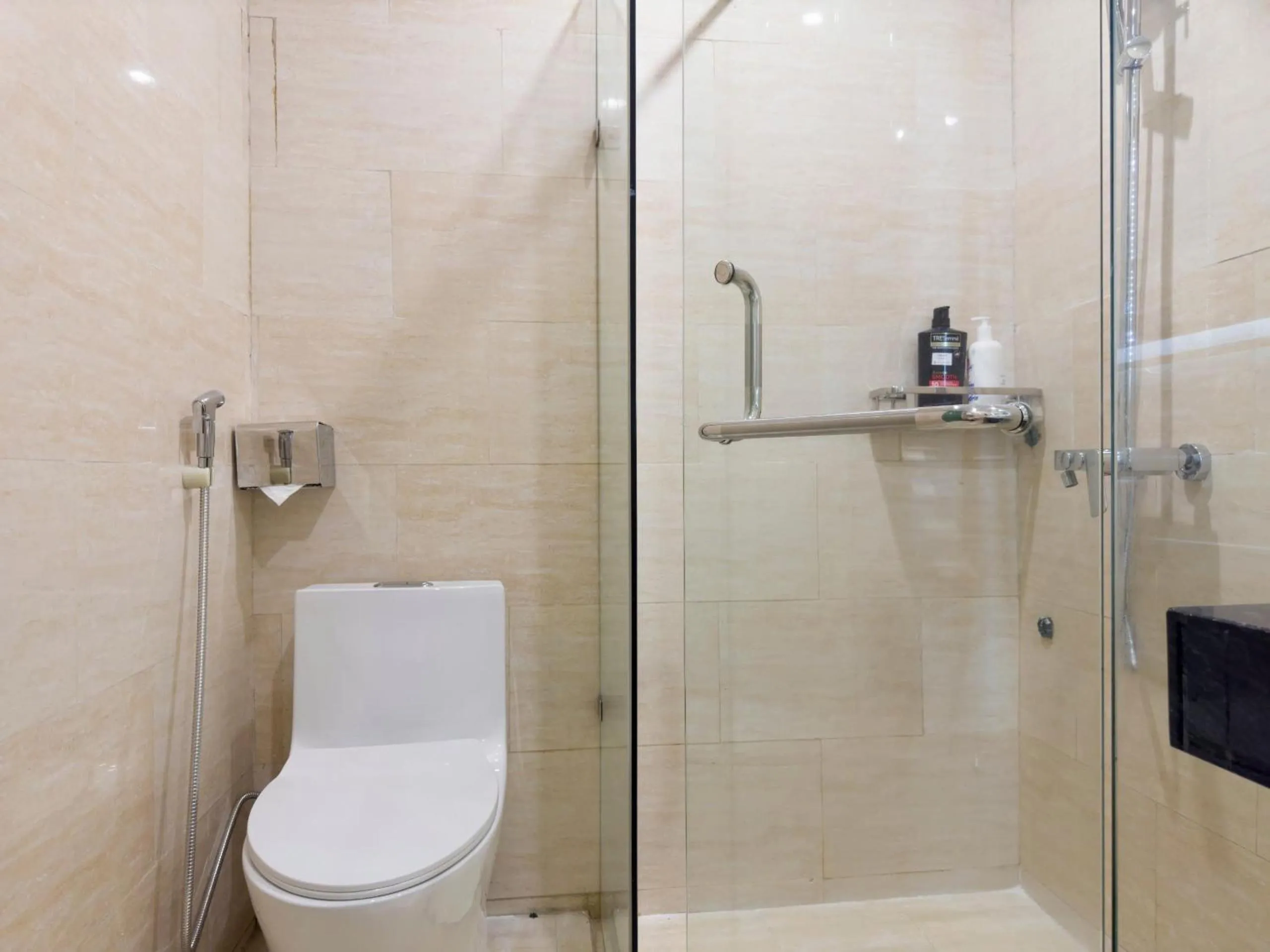 Shower in A25 Hotel - 29 Thác Bạc - Sapa