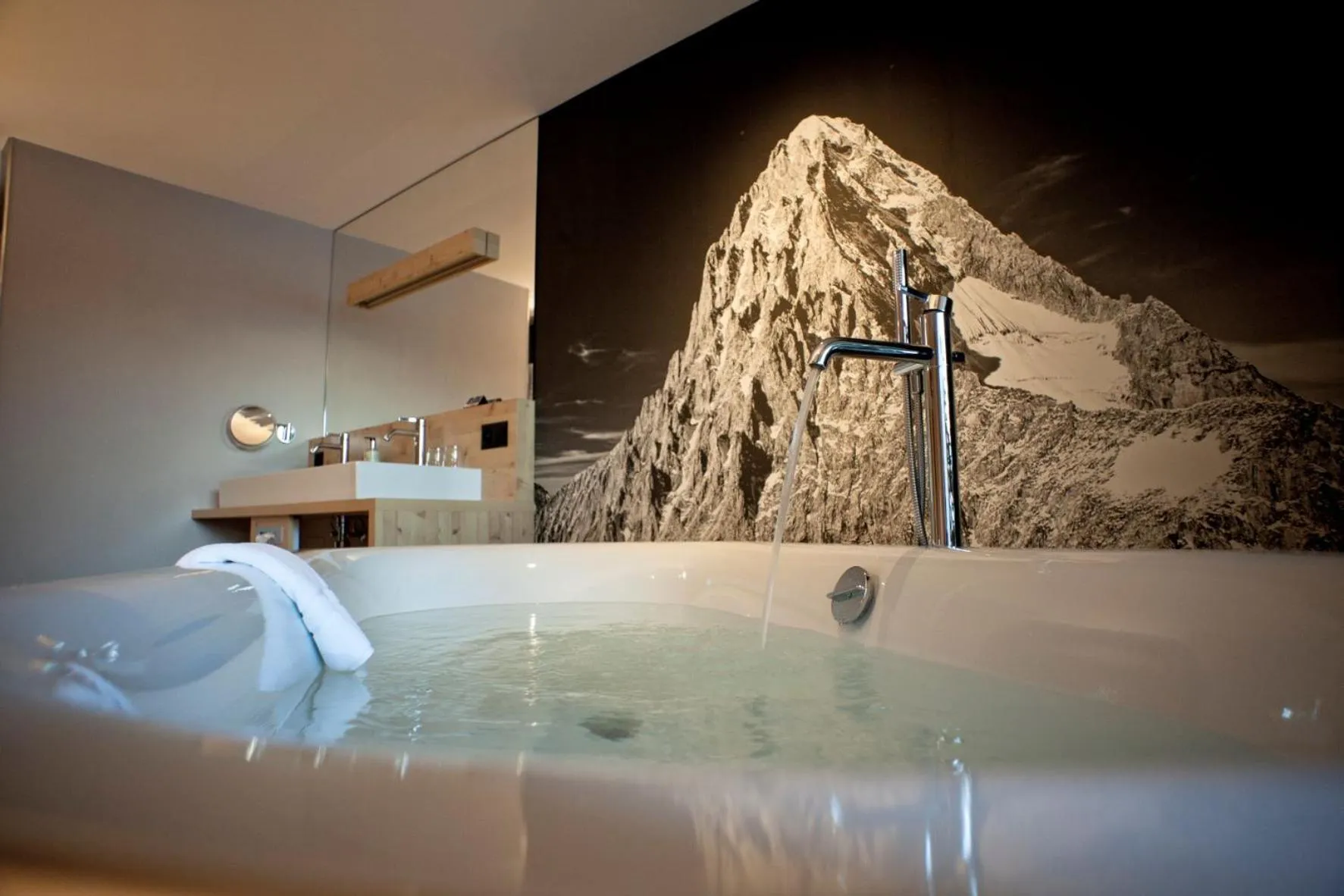Bath, Bed in Eiger Mountain & Soul Resort