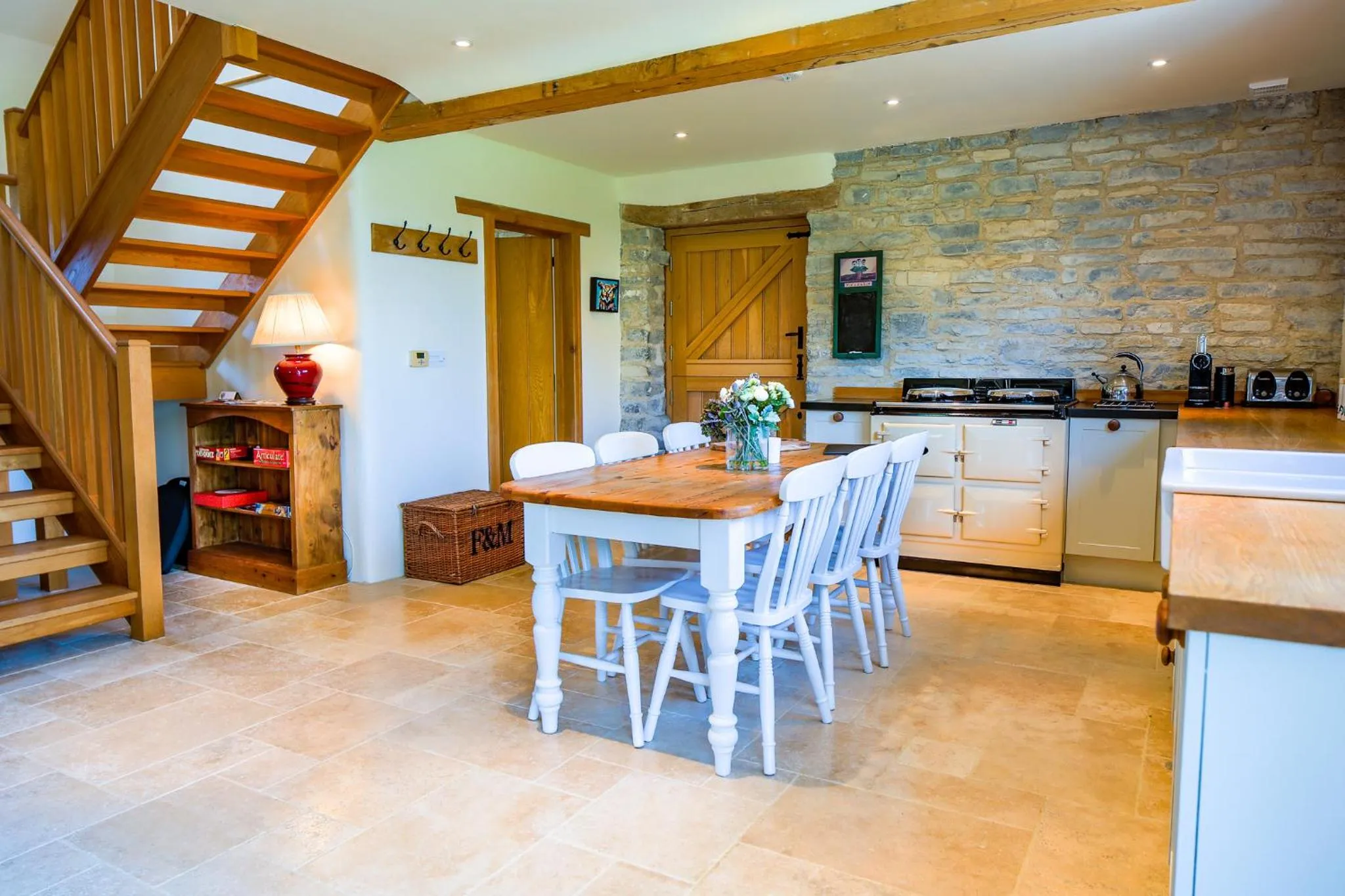 Kitchen or kitchenette in Yew Tree Cottage