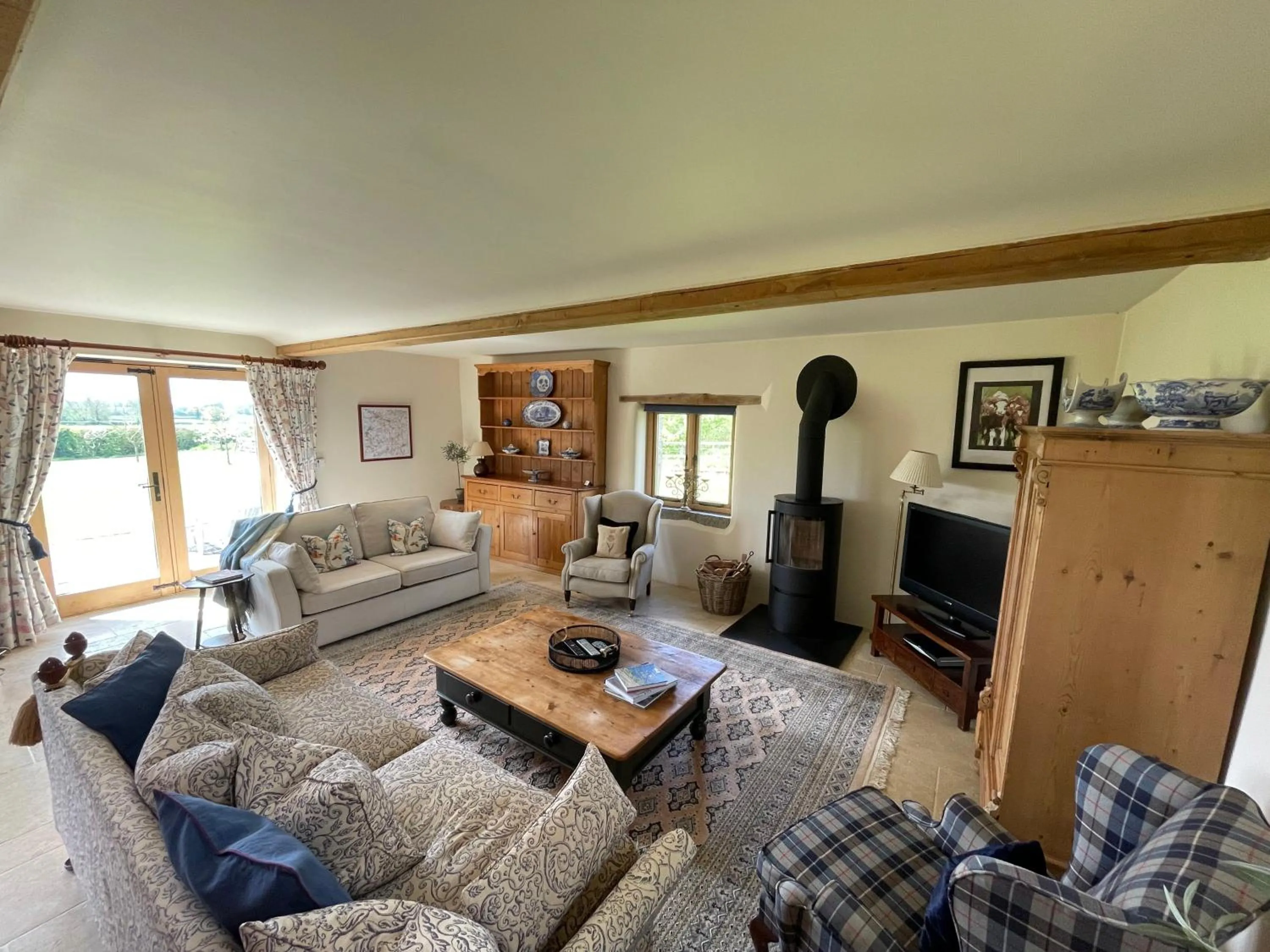 Living room in Yew Tree Cottage