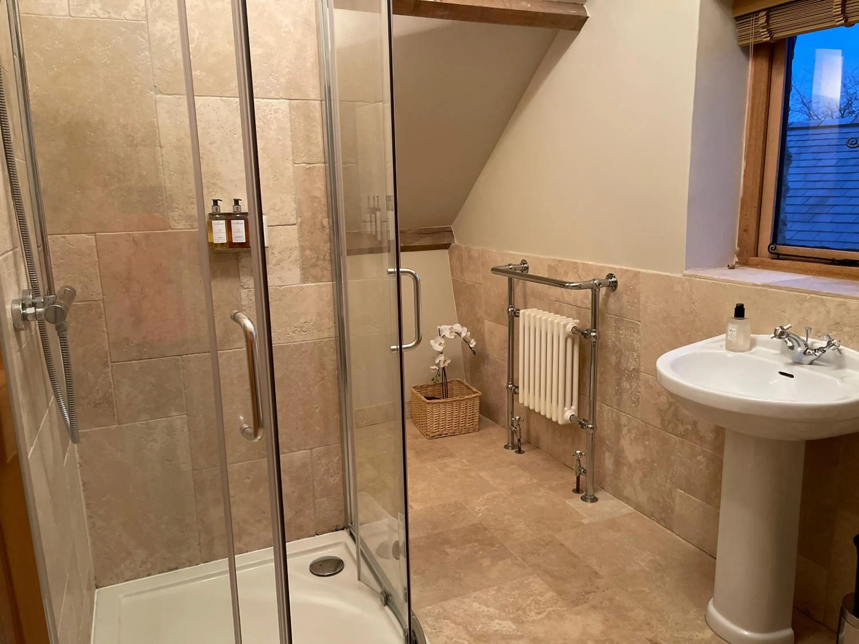 Shower in Yew Tree Cottage