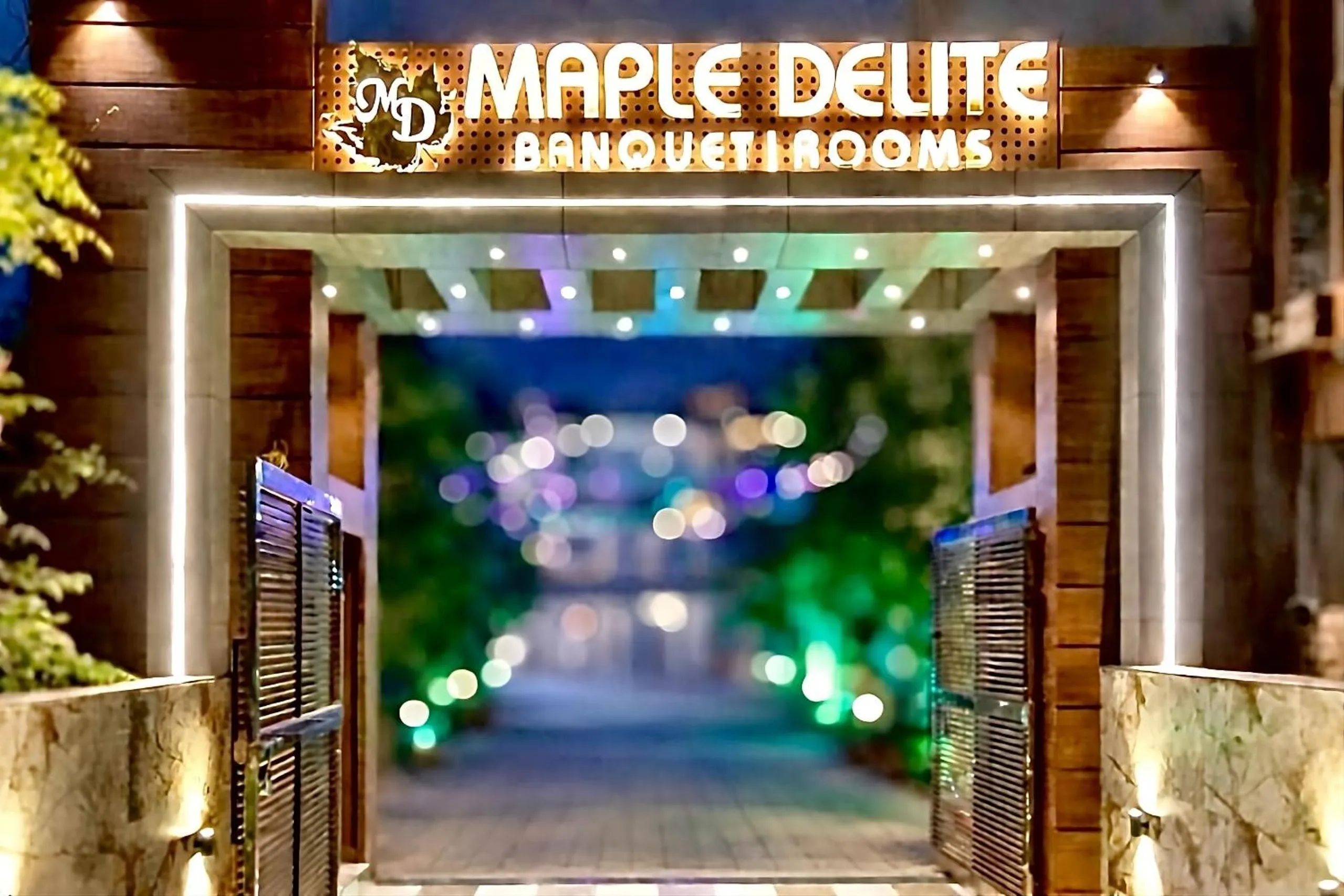 Facade/entrance in Maple Delite