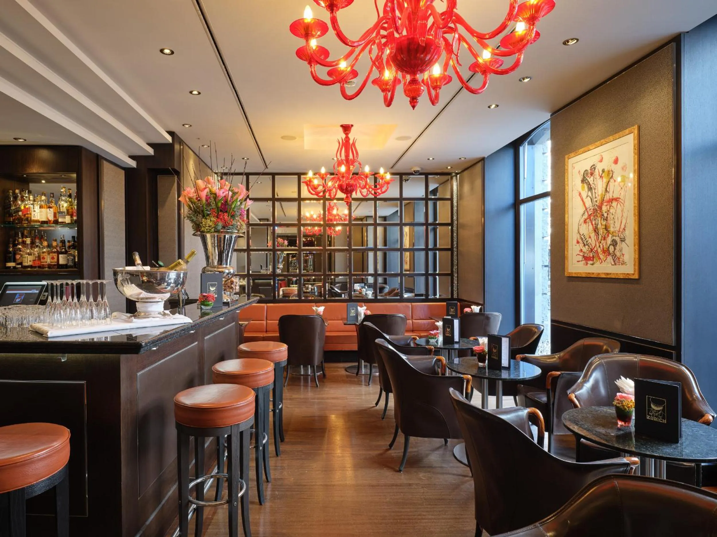 Lounge or bar in Hotel Schweizerhof Zürich