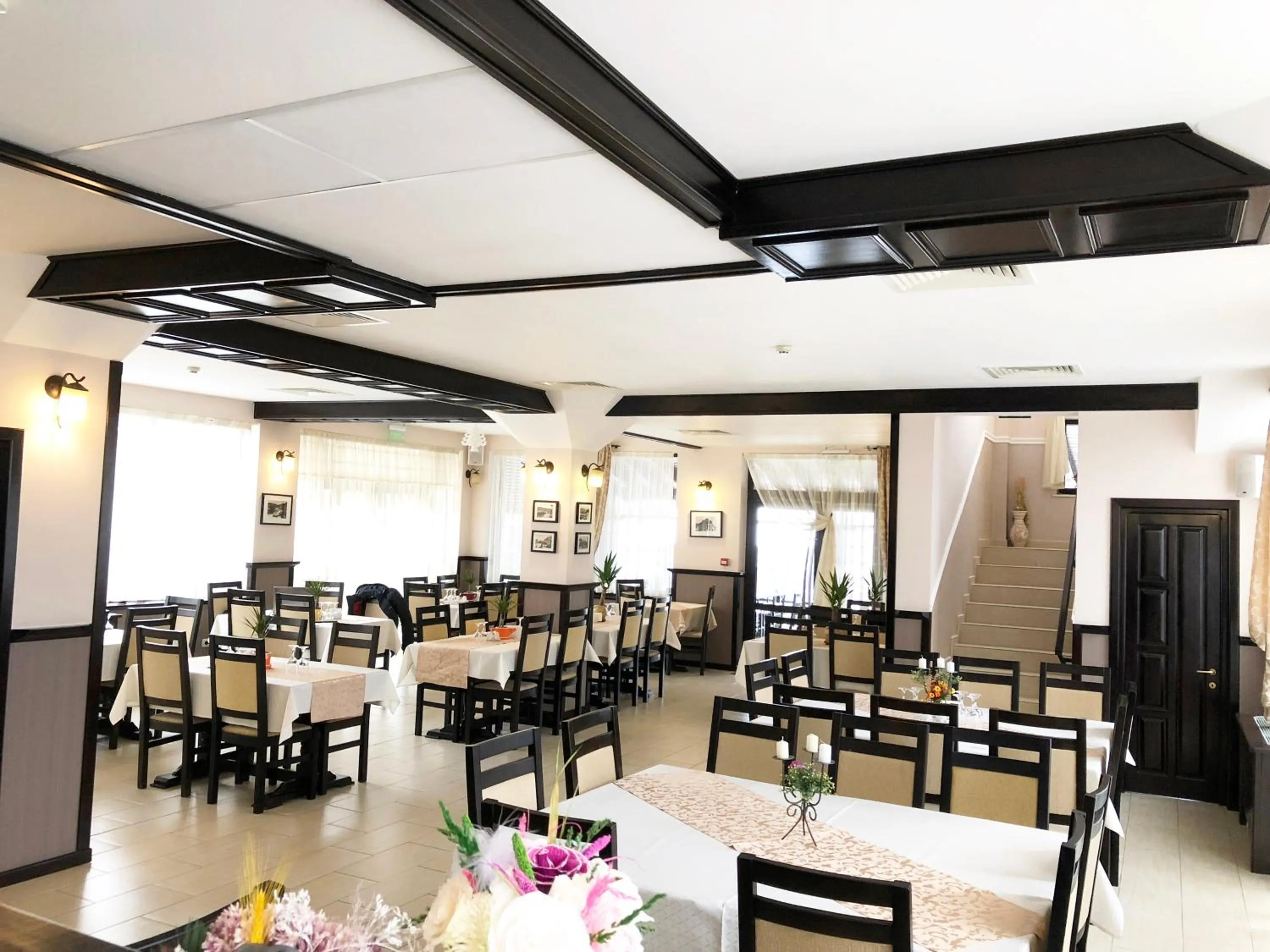 Restaurant/places to eat in Pensiunea Camena