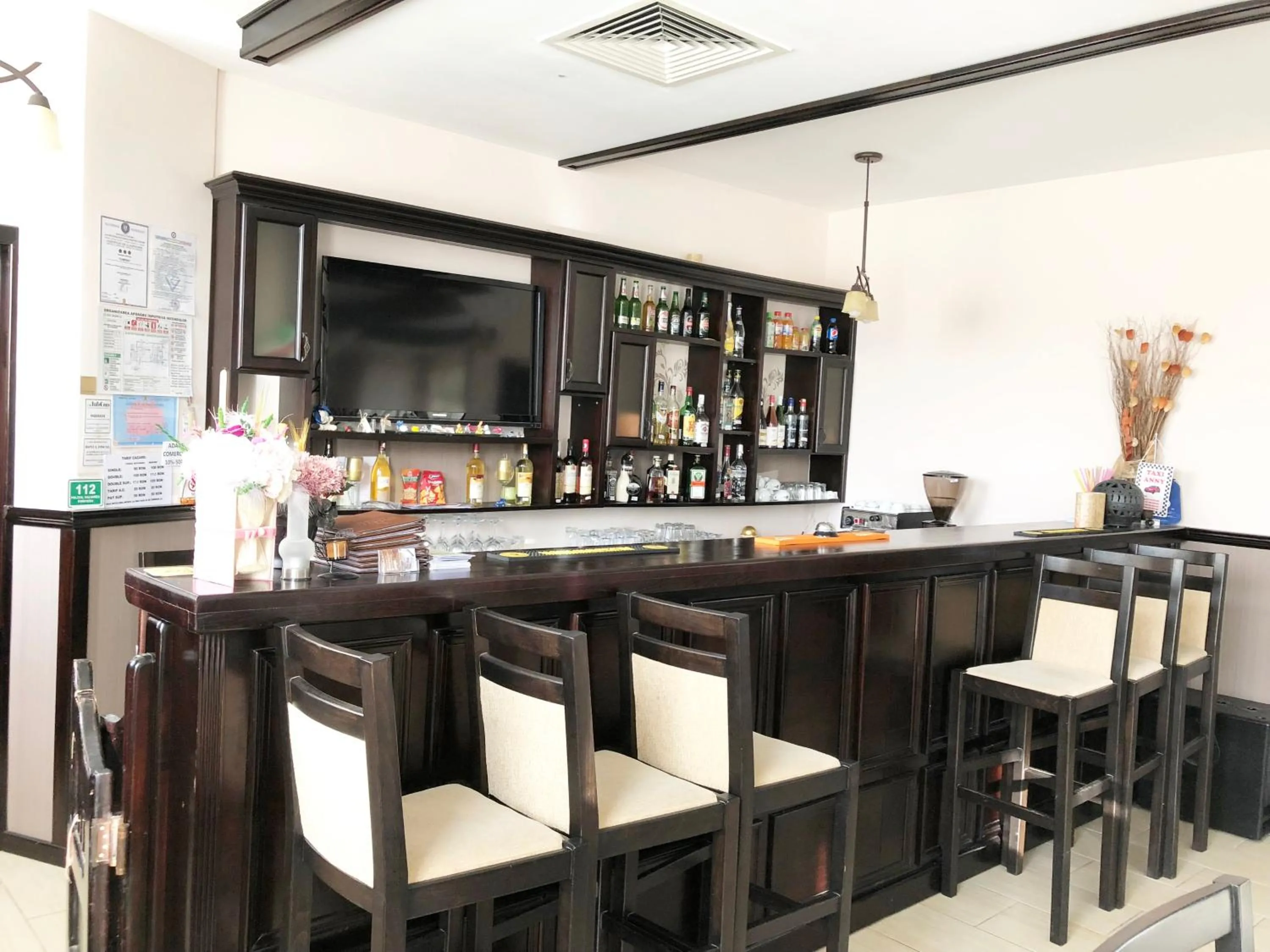 Restaurant/places to eat in Pensiunea Camena