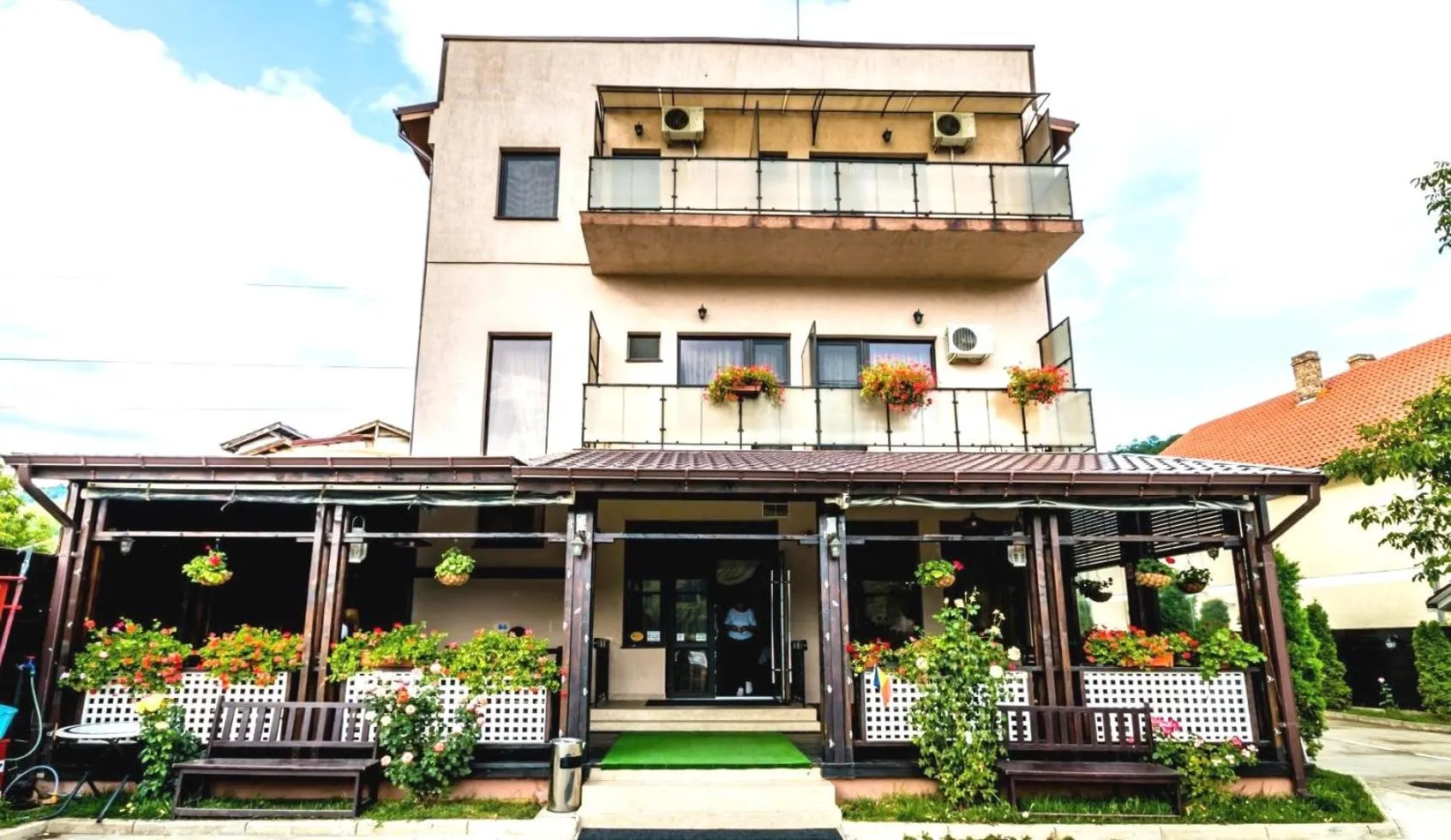 Property building in Pensiunea Camena