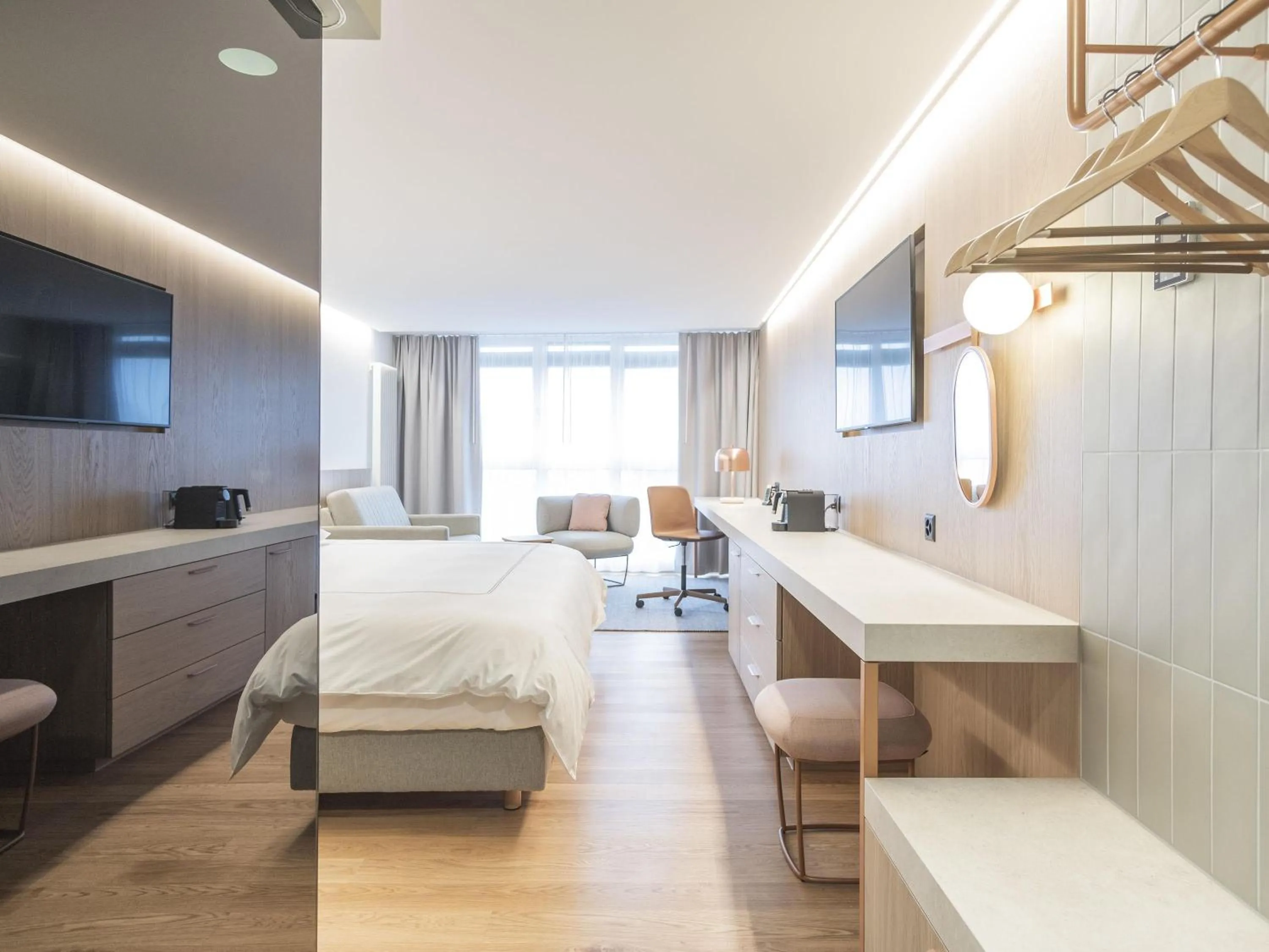 Bedroom, Bed in Swissôtel Kursaal Bern