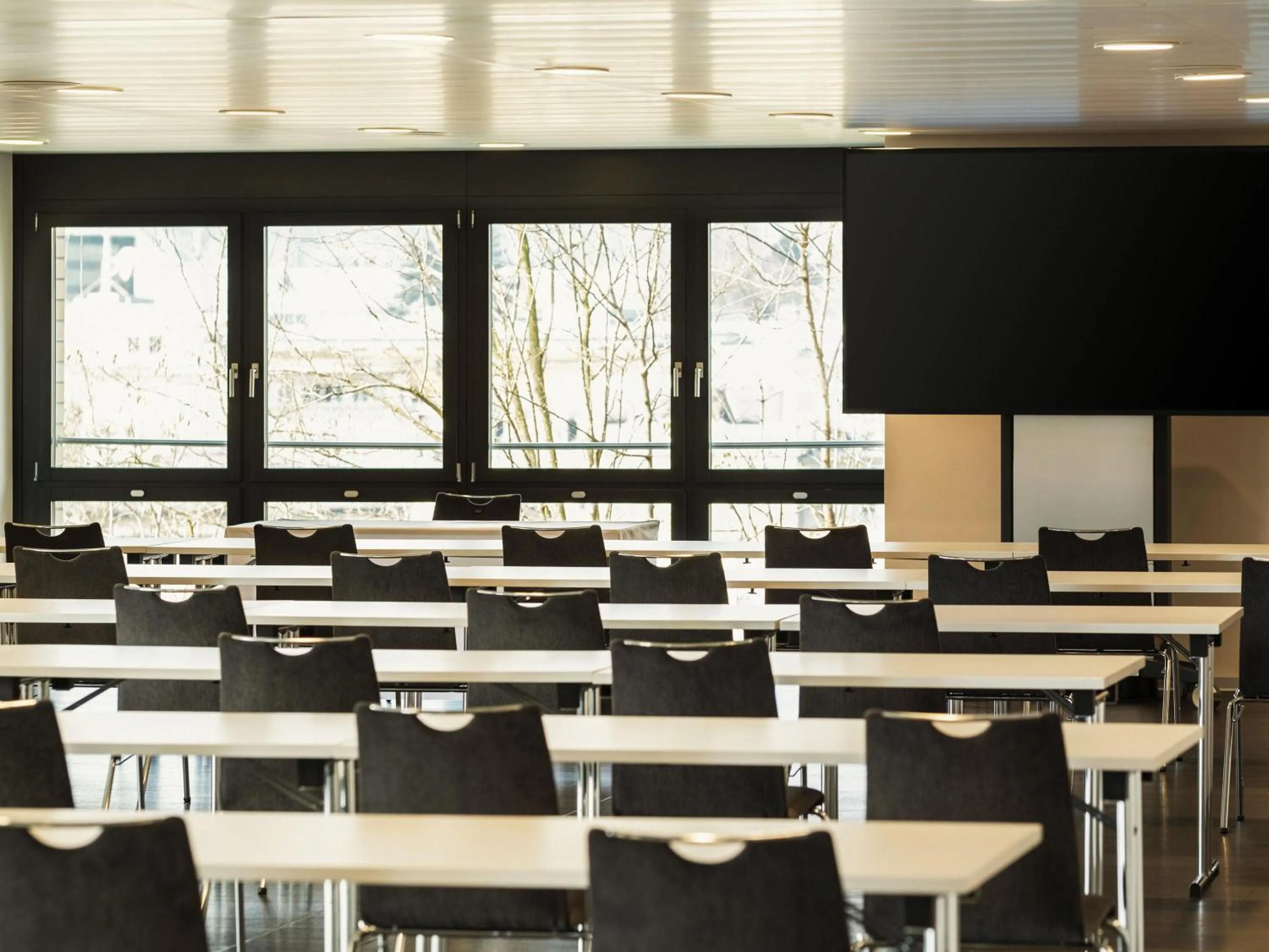 Meeting/conference room in Swissôtel Kursaal Bern